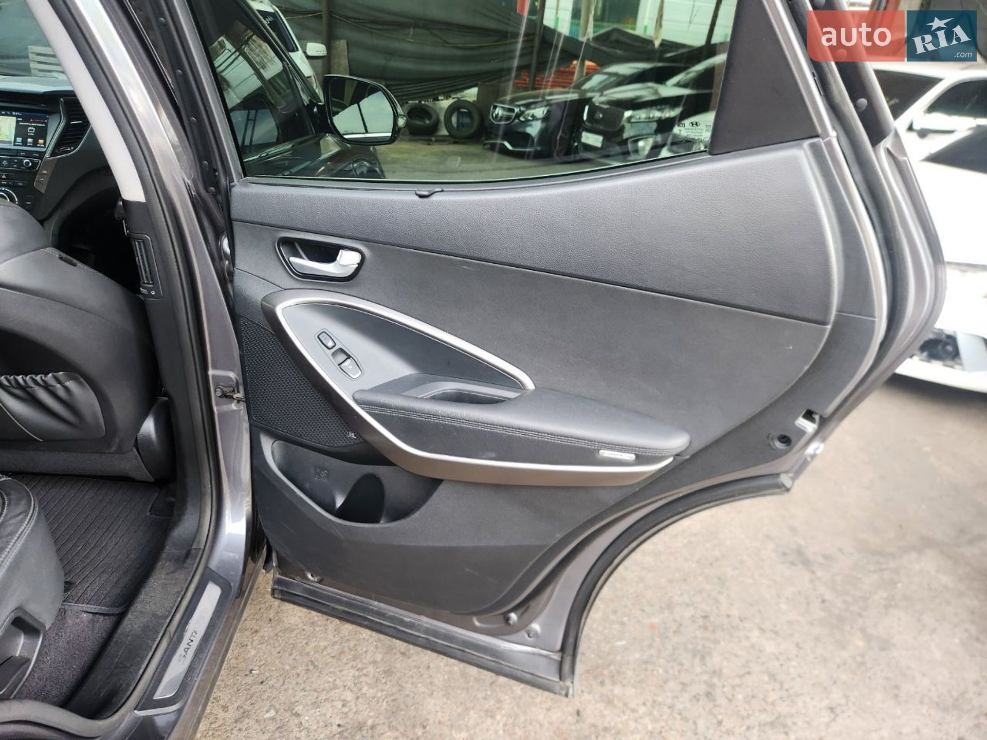 Hyundai Santa FE 2016 VIN KMHSW81UBGU690779 фото оголошення 18 з 23