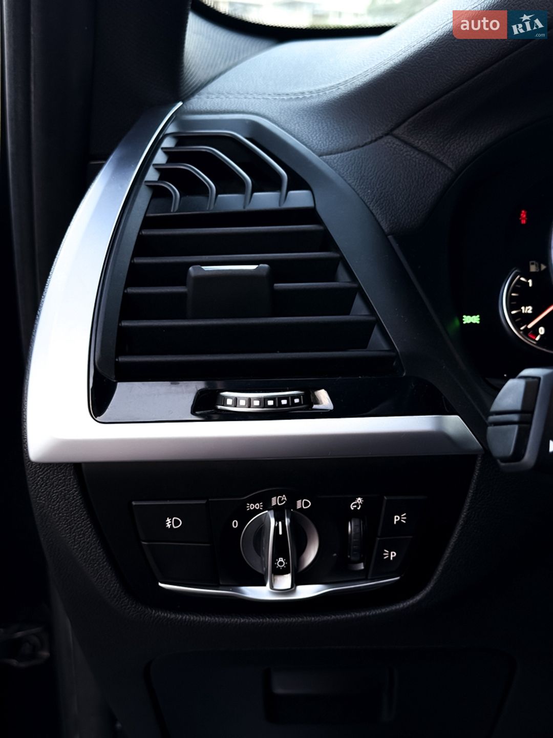 BMW X3 2019 VIN 5UXTS3C57K0Z08396 фото оголошення 27 з 43