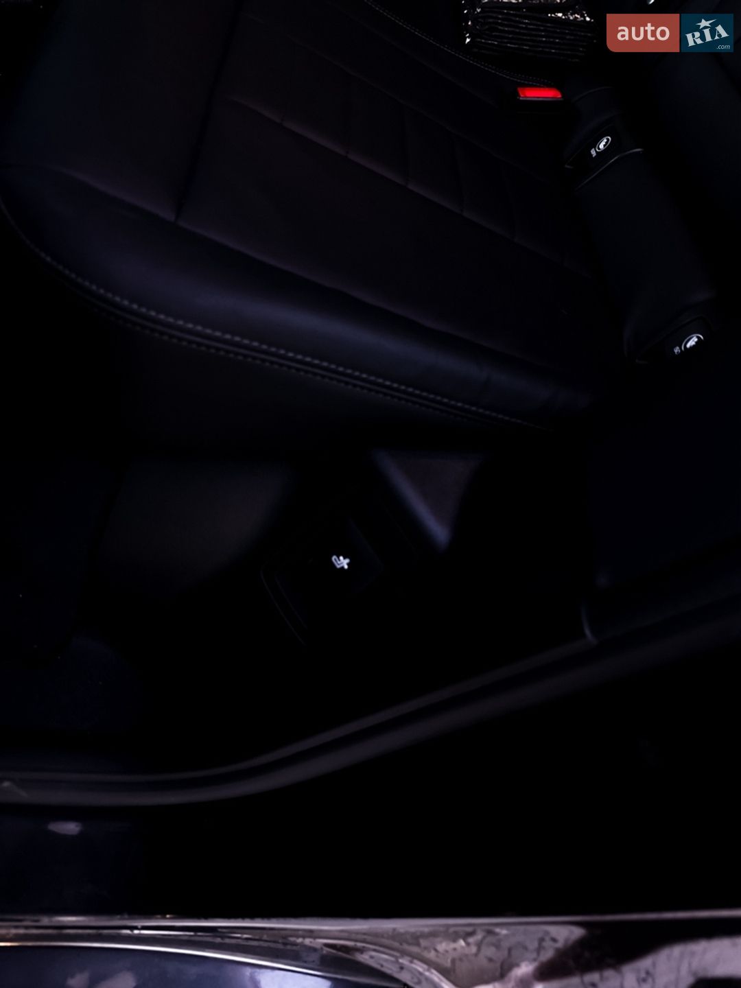 BMW X3 2019 VIN 5UXTS3C57K0Z08396 фото оголошення 40 з 43