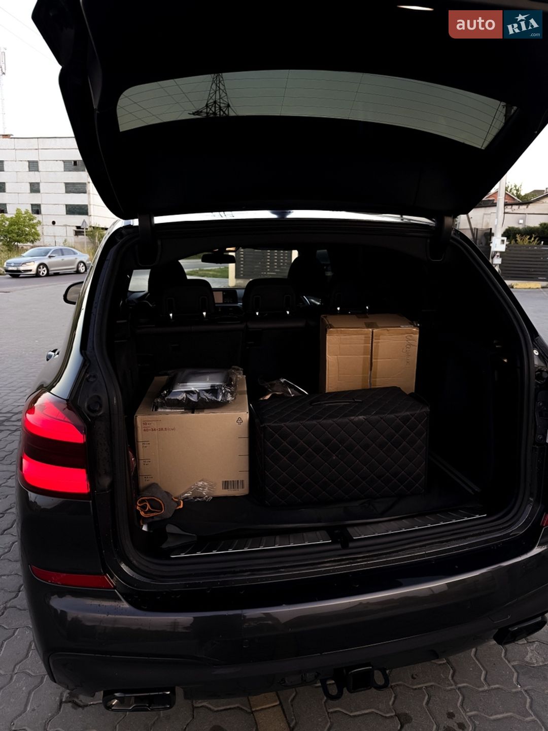 BMW X3 2019 VIN 5UXTS3C57K0Z08396 фото оголошення 42 з 43