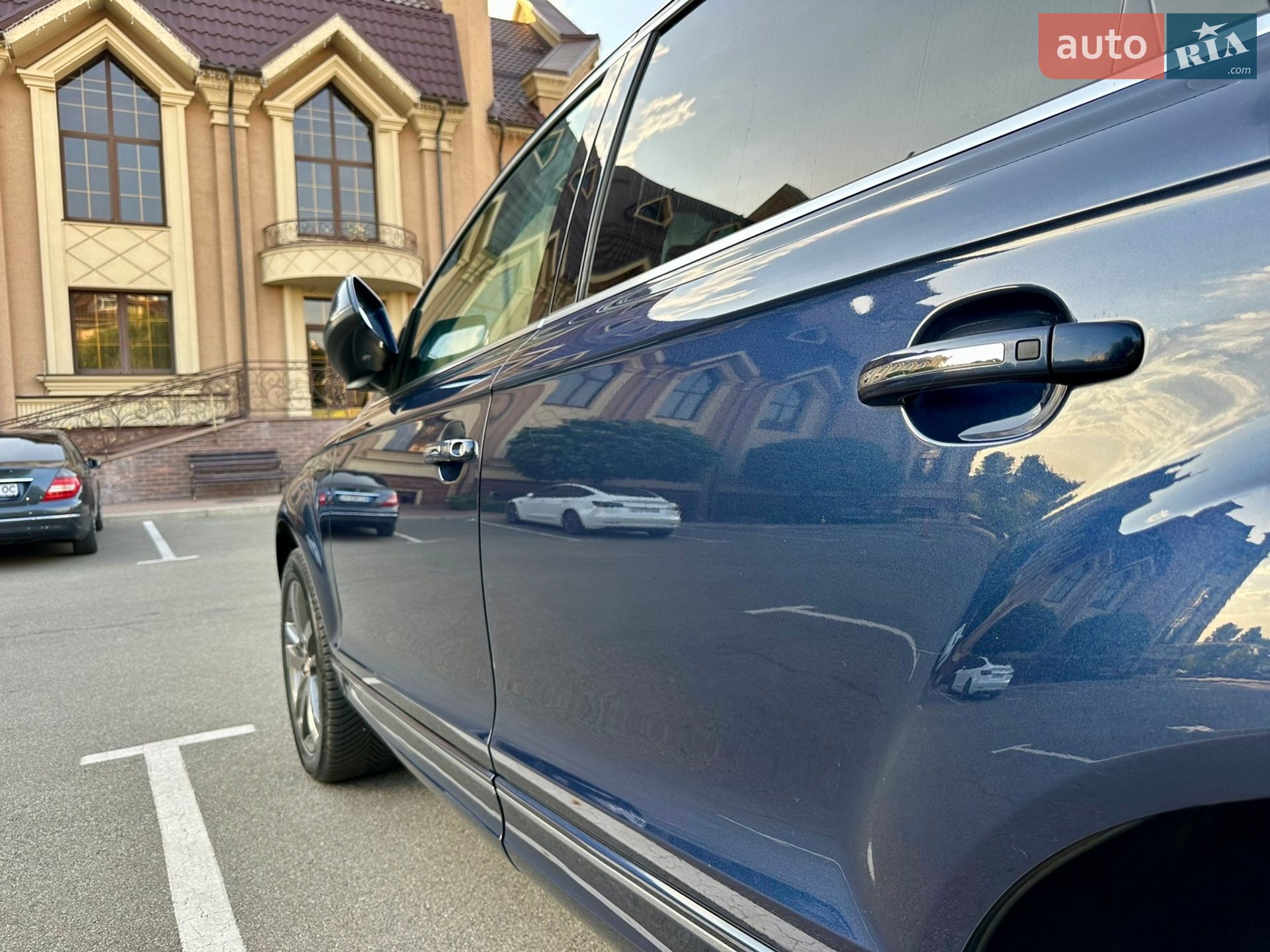 Audi Q7 2013 VIN WA1LMAFE1ED012422 фото оголошення 5 з 34
