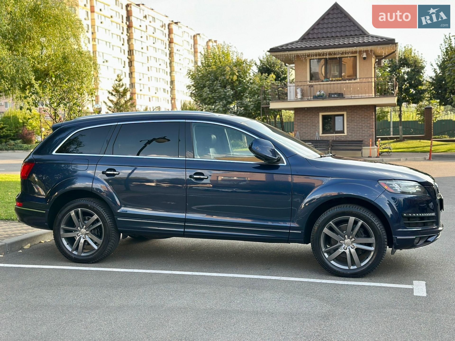 Audi Q7 2013 VIN WA1LMAFE1ED012422 фото оголошення 4 з 34