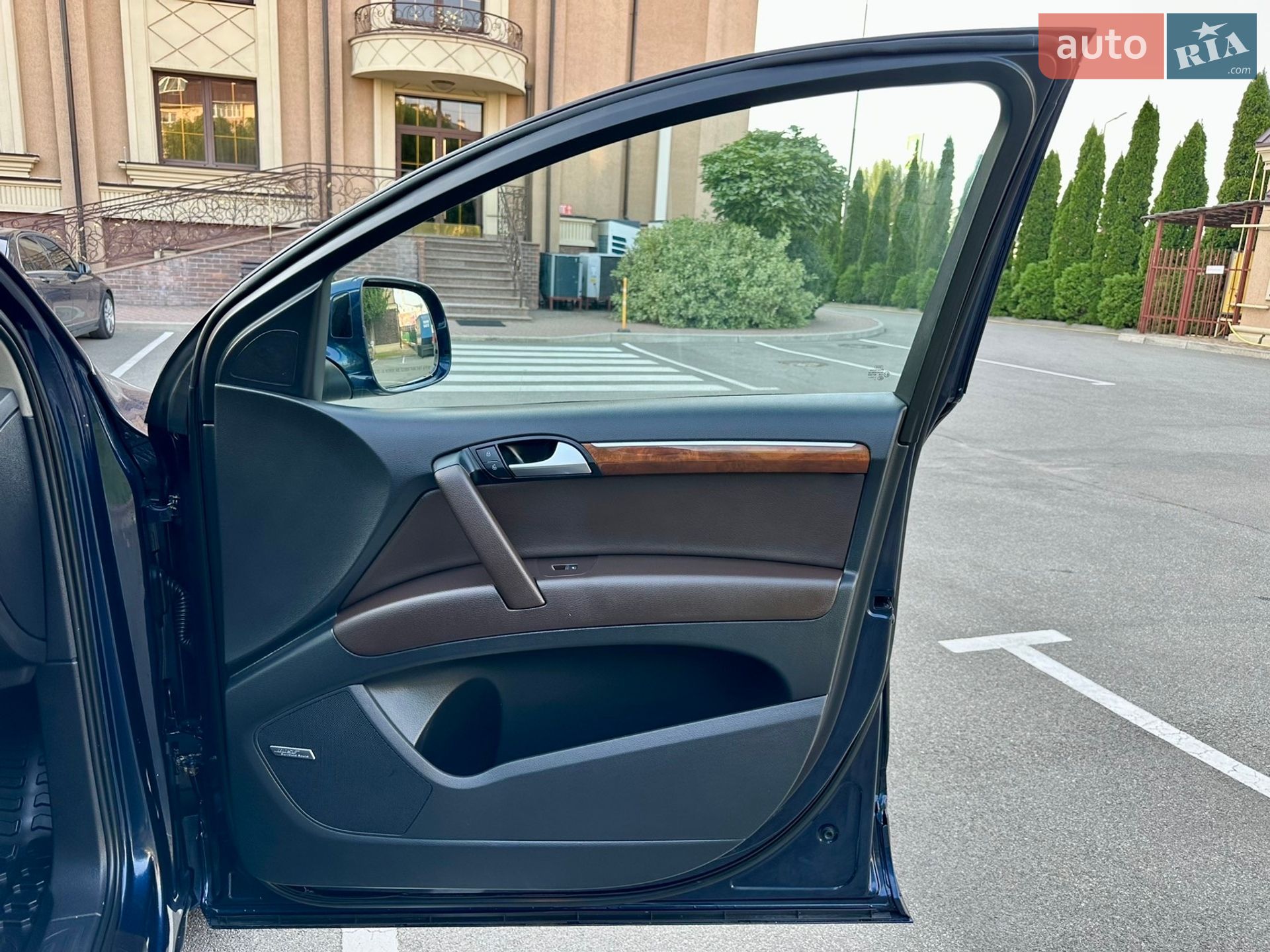 Audi Q7 2013 VIN WA1LMAFE1ED012422 фото оголошення 11 з 34