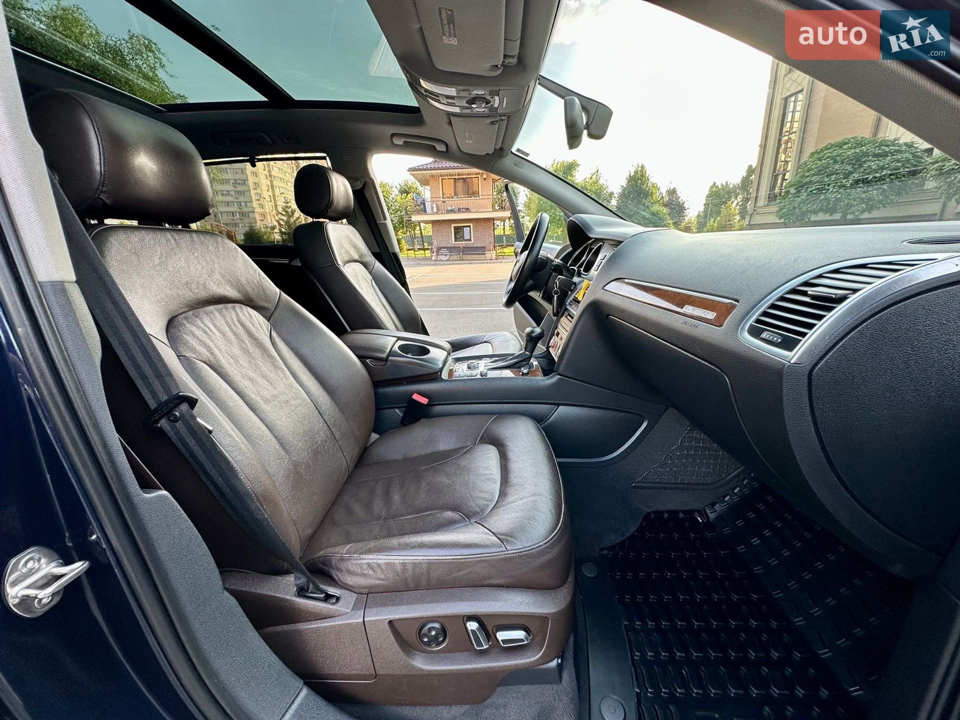Audi Q7 2013 VIN WA1LMAFE1ED012422 фото оголошення 13 з 34