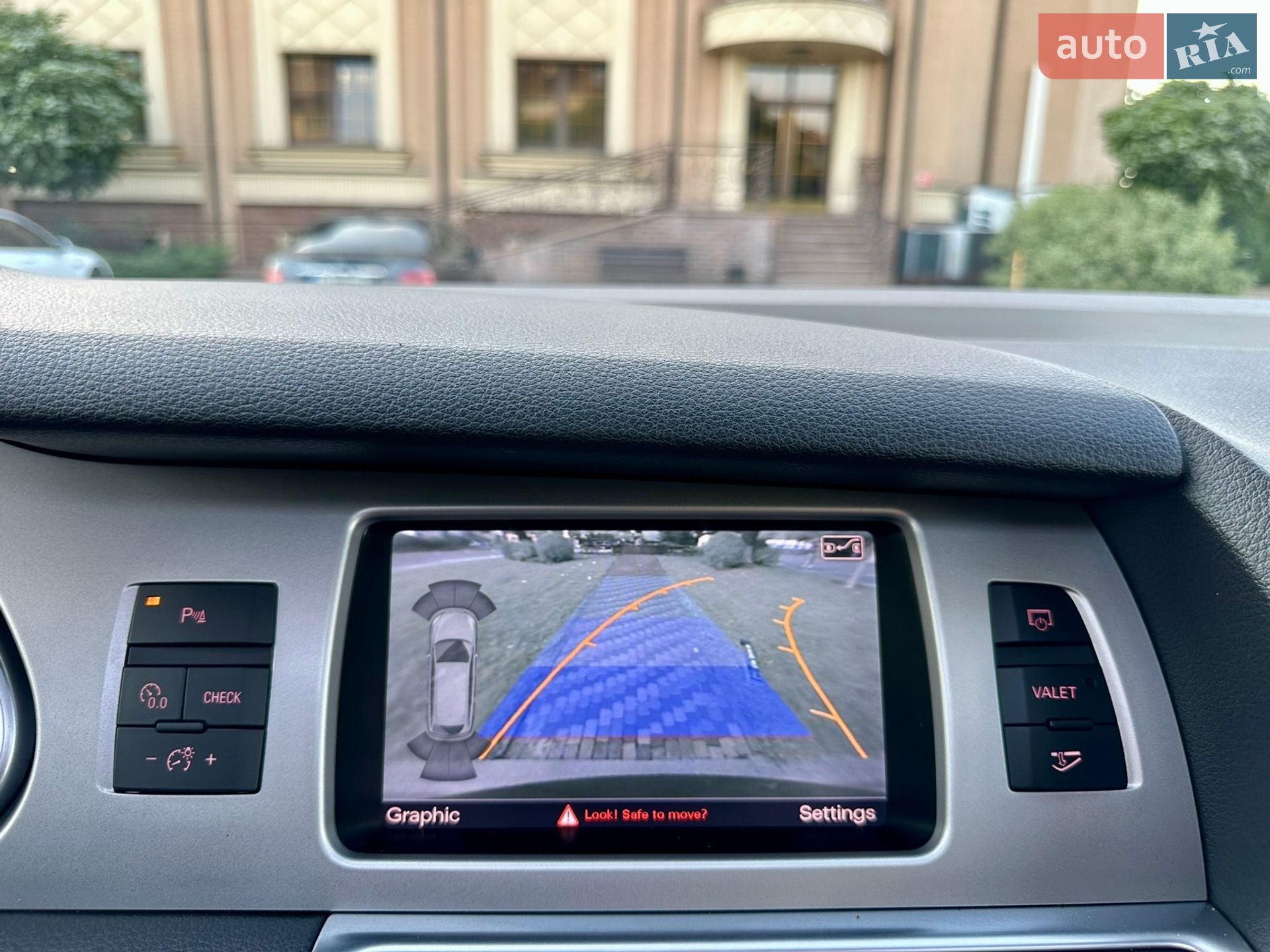 Audi Q7 2013 VIN WA1LMAFE1ED012422 фото оголошення 18 з 34