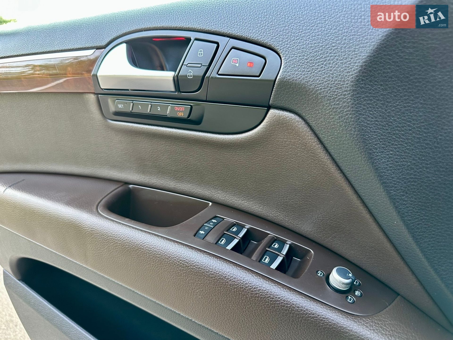 Audi Q7 2013 VIN WA1LMAFE1ED012422 фото оголошення 20 з 34