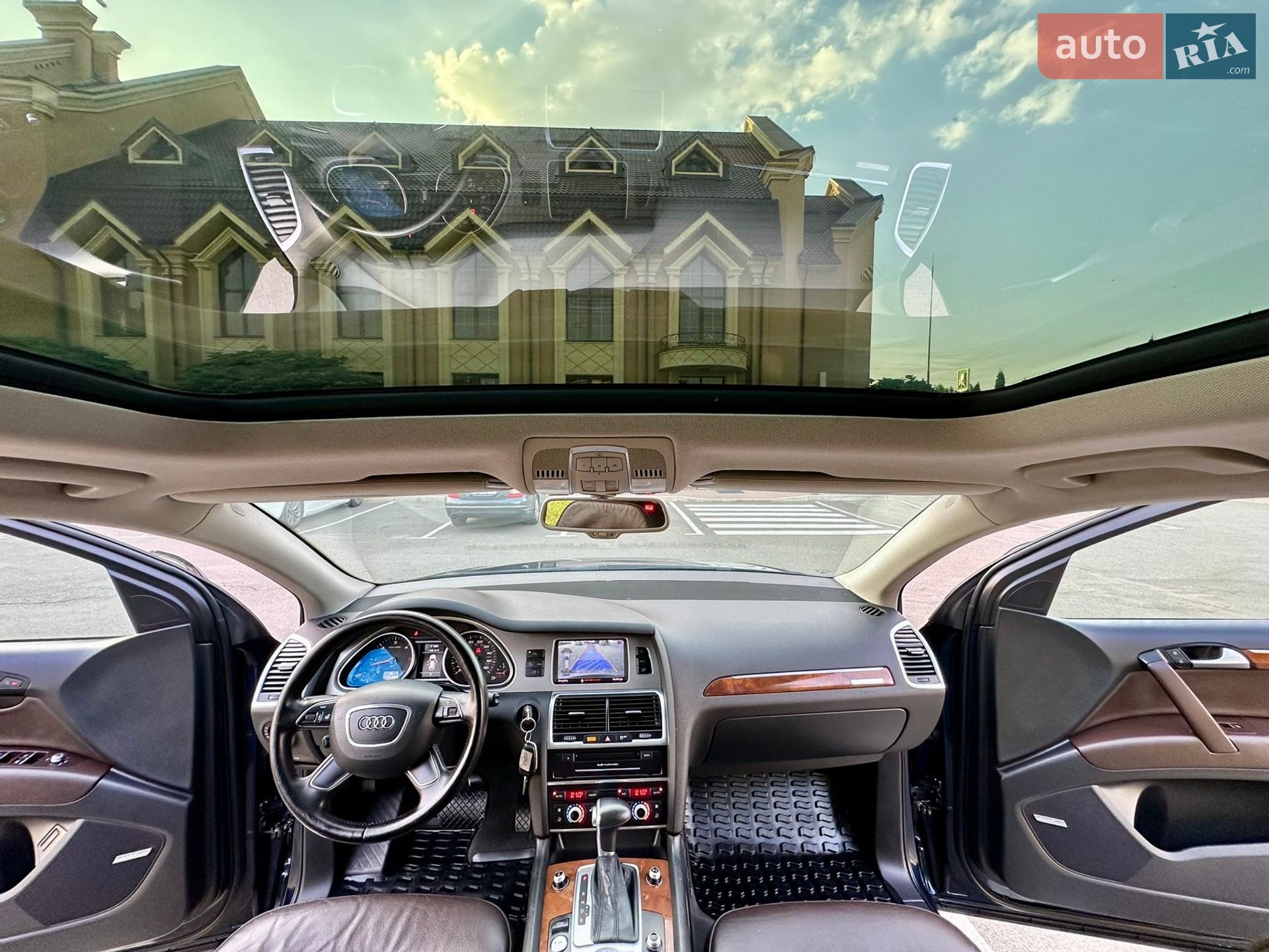 Audi Q7 2013 VIN WA1LMAFE1ED012422 фото оголошення 28 з 34