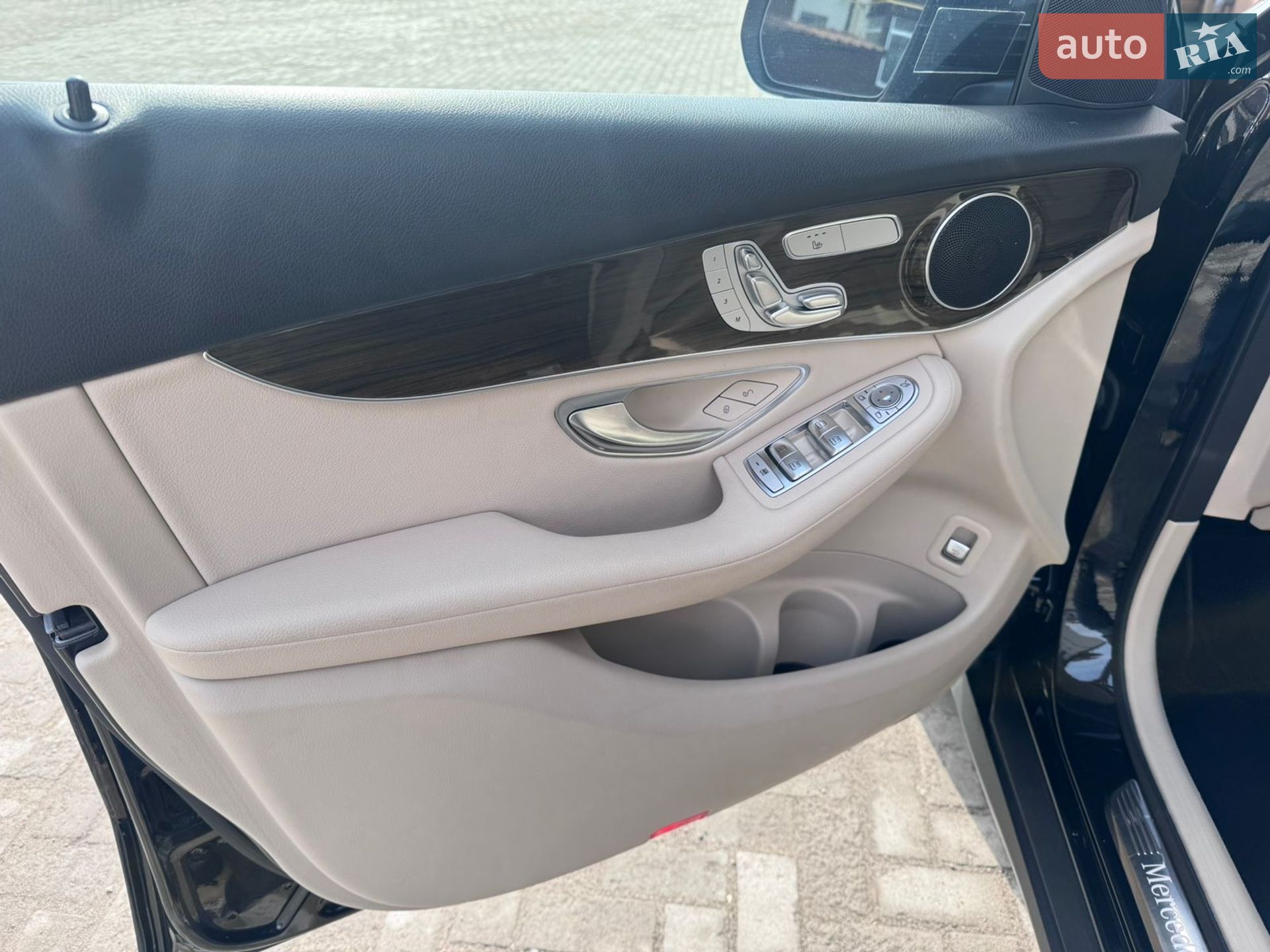 Mercedes-Benz GLC-Class 2020 VIN W1N0G8EBXMF900193 фото оголошення 12 з 20