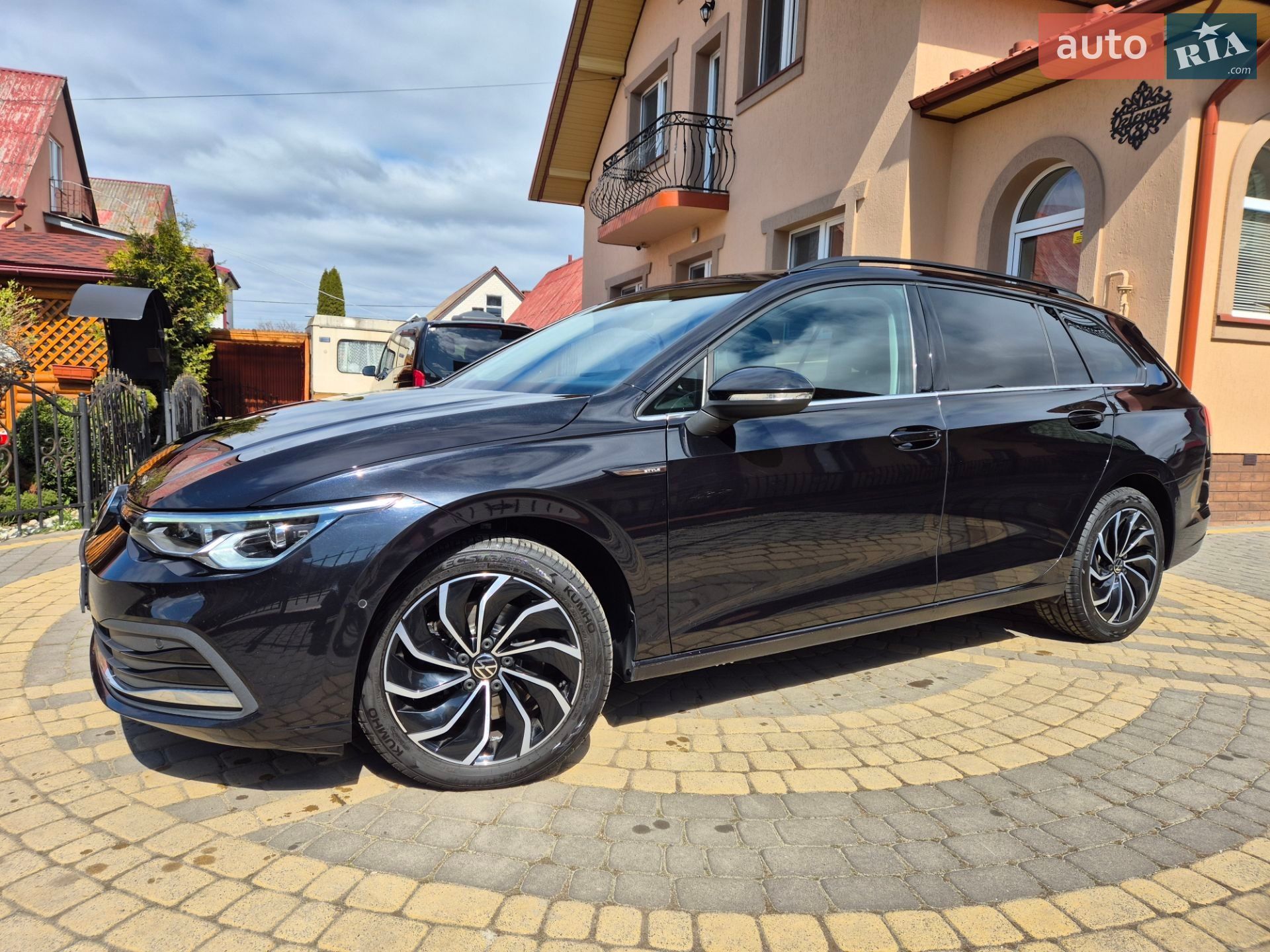 Volkswagen Golf 2020 VIN WVWZZZCDZMW503758 фото оголошення 2 з 75