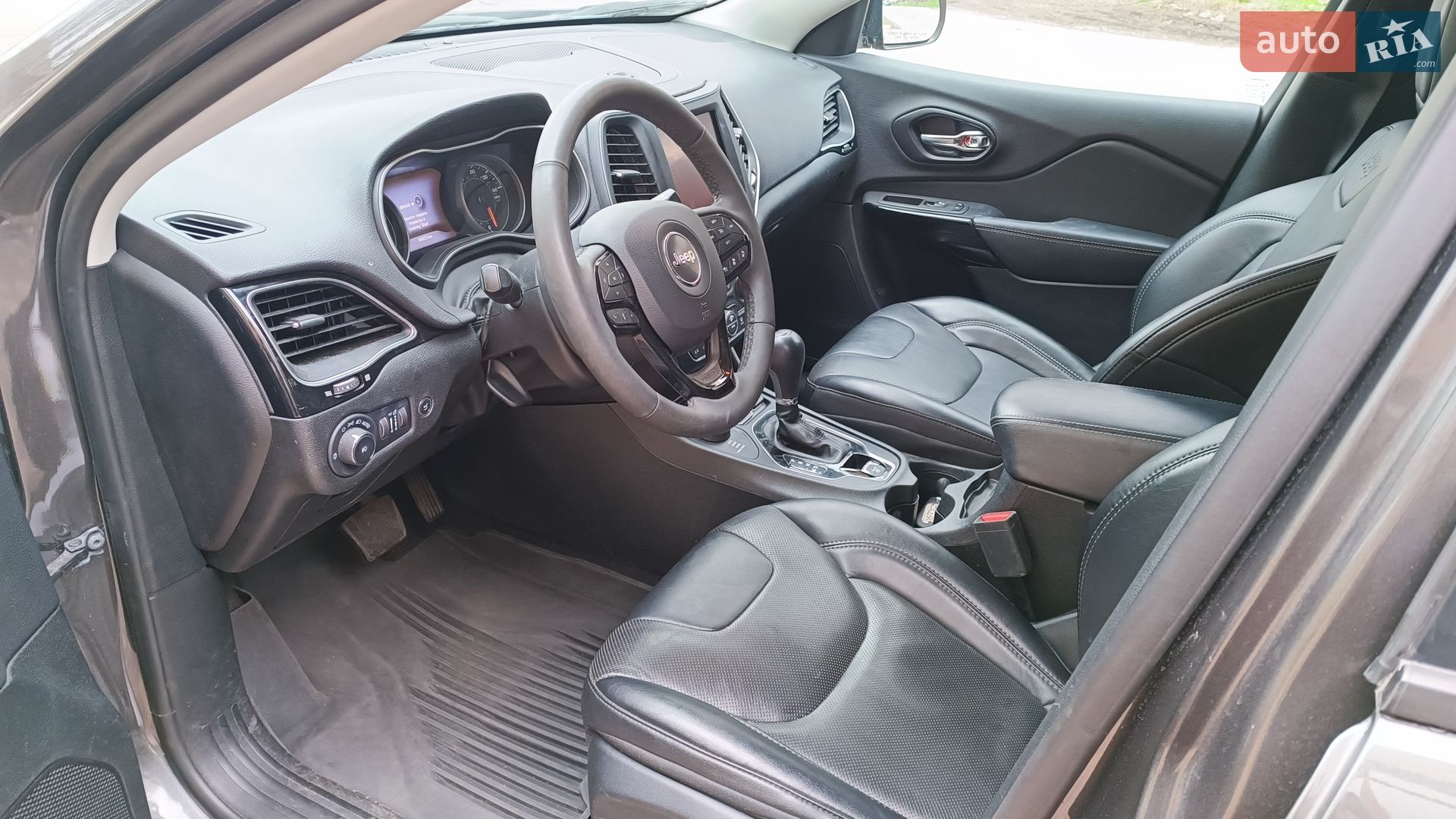 Jeep Cherokee 2022 VIN 1C4PJMMB4PD103987 фото оголошення 8 з 47
