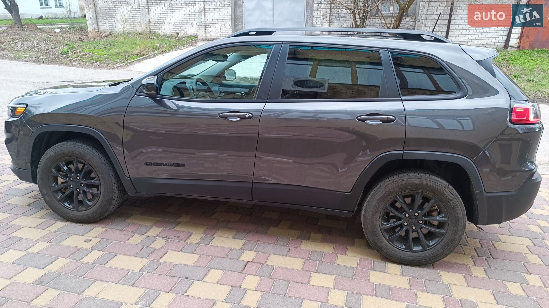 Jeep Cherokee 2022 VIN 1C4PJMMB4PD103987 фото оголошення 15 з 47