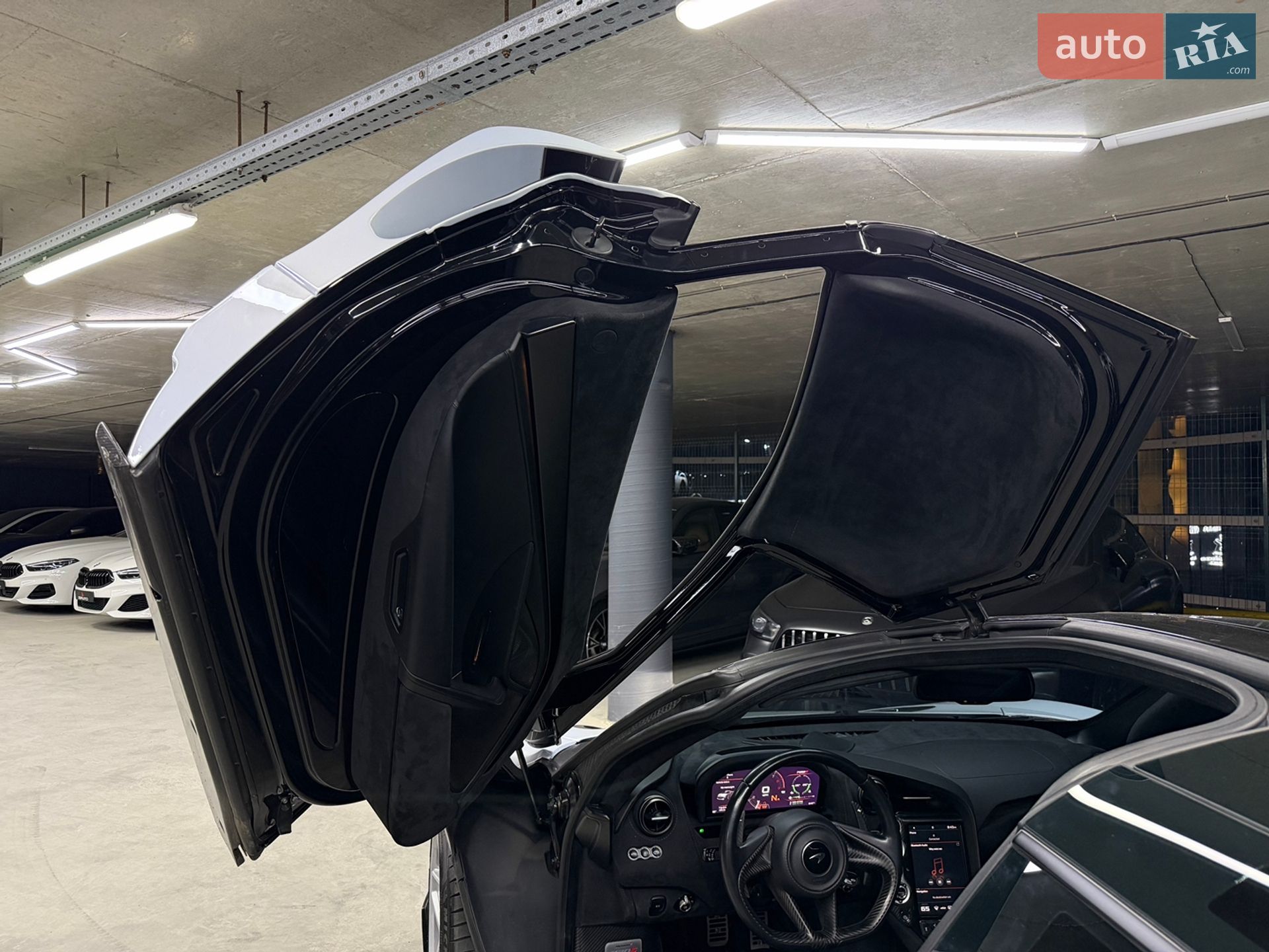 McLaren 720S 2018 VIN SBM14DCAXKW003449 фото оголошення 25 з 28