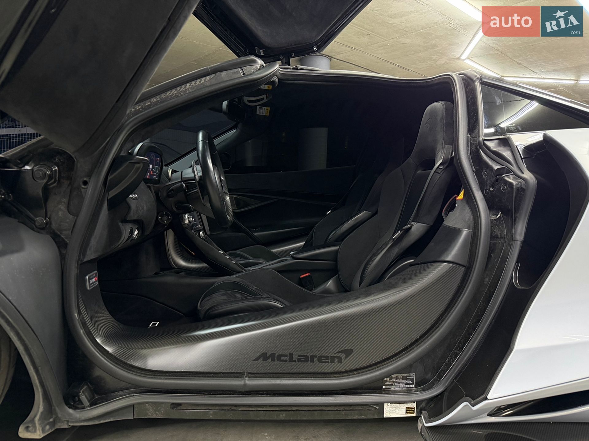 McLaren 720S 2018 VIN SBM14DCAXKW003449 фото оголошення 27 з 28