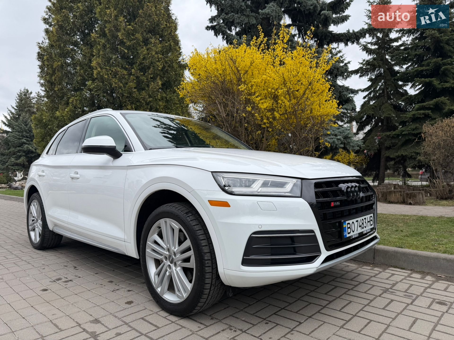 Audi Q5 2017 VIN WA1BNAFY5J2011170 фото оголошення 2 з 43