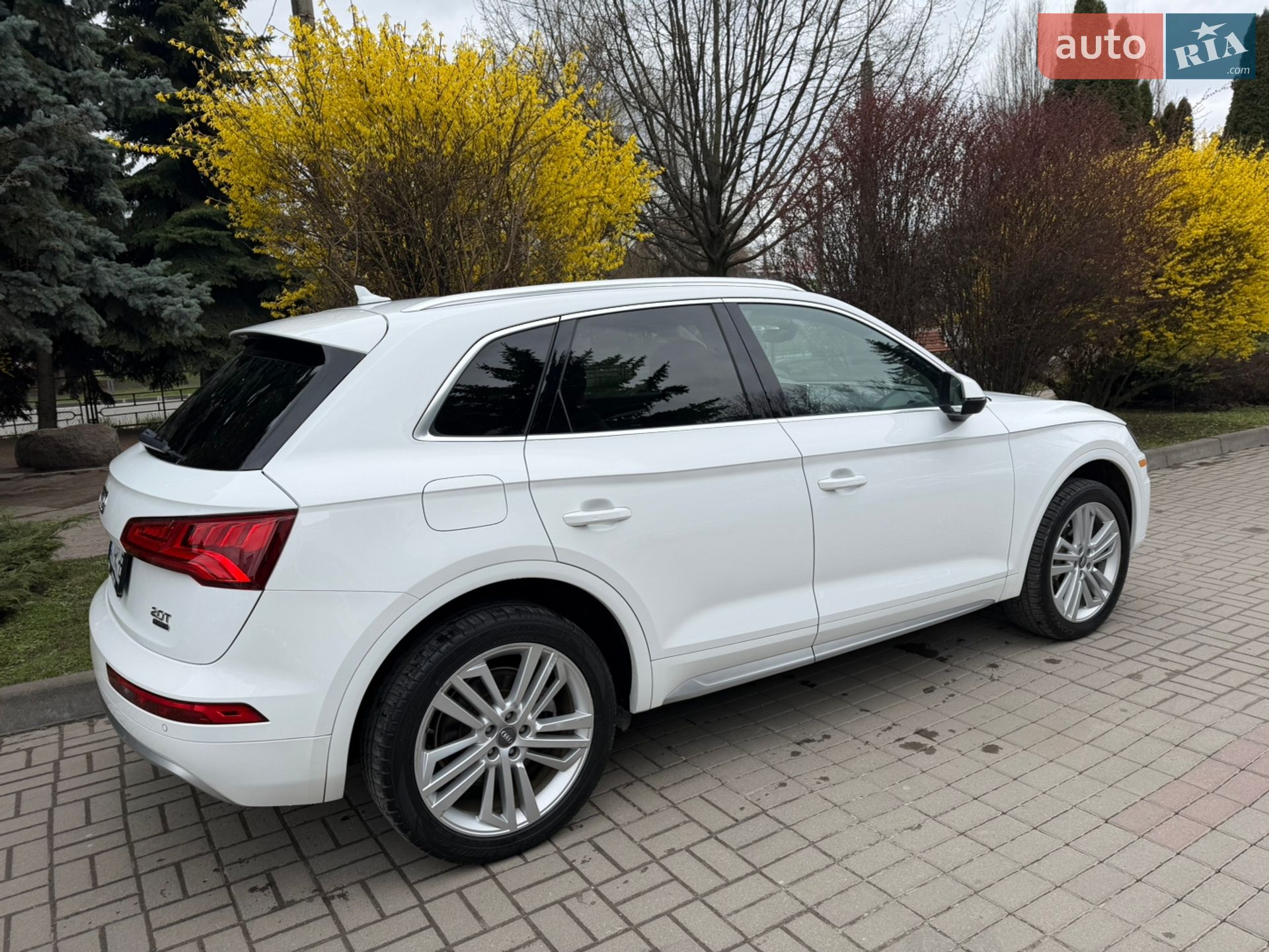 Audi Q5 2017 VIN WA1BNAFY5J2011170 фото оголошення 6 з 43