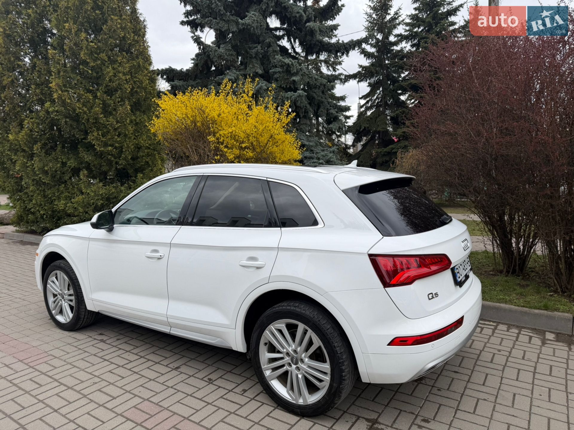 Audi Q5 2017 VIN WA1BNAFY5J2011170 фото оголошення 12 з 43