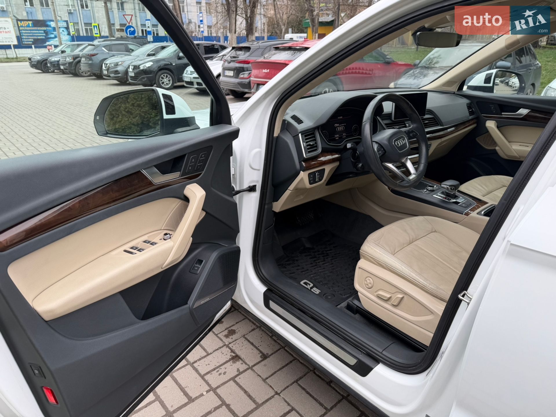 Audi Q5 2017 VIN WA1BNAFY5J2011170 фото оголошення 18 з 43