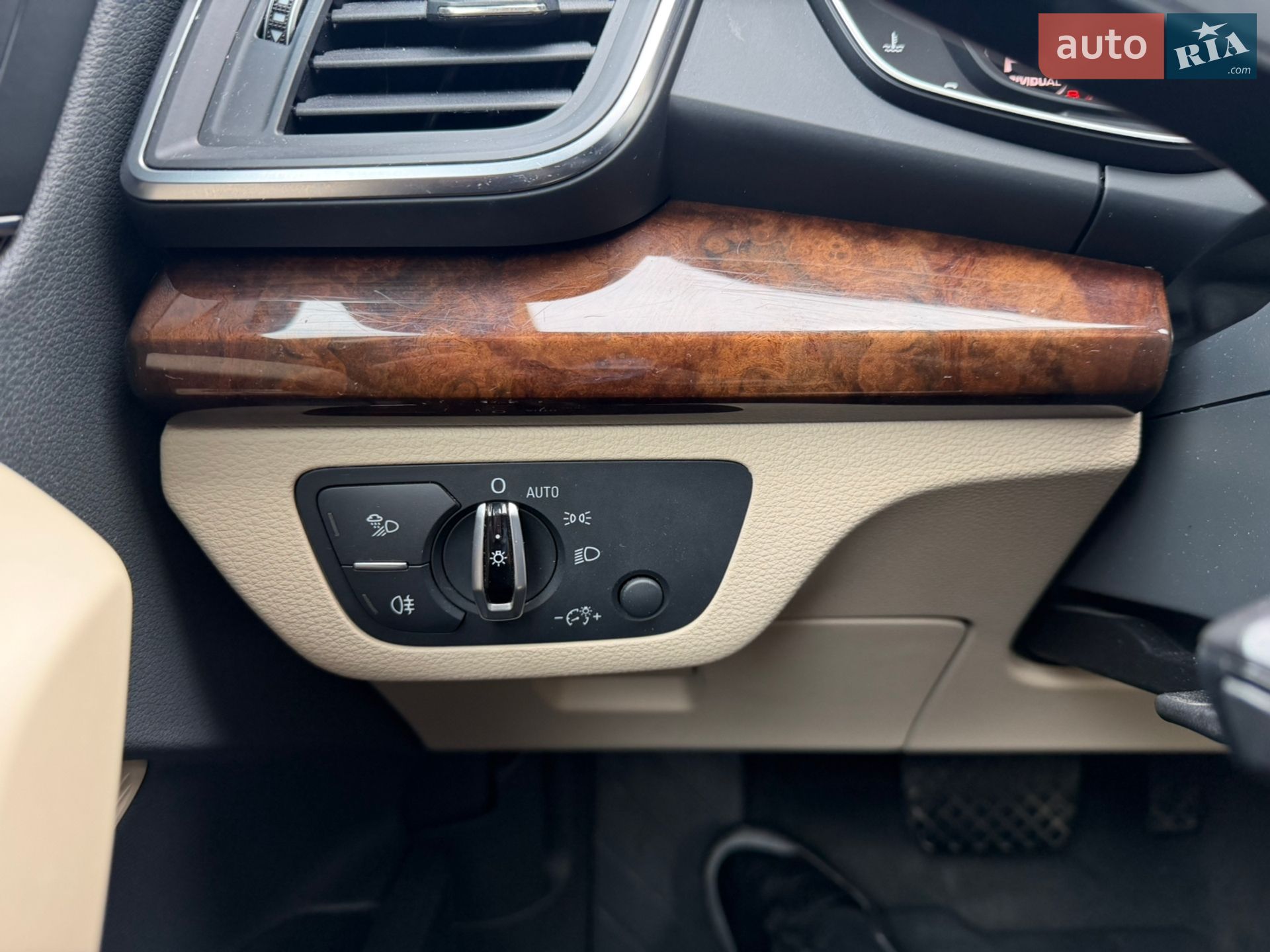 Audi Q5 2017 VIN WA1BNAFY5J2011170 фото оголошення 31 з 43
