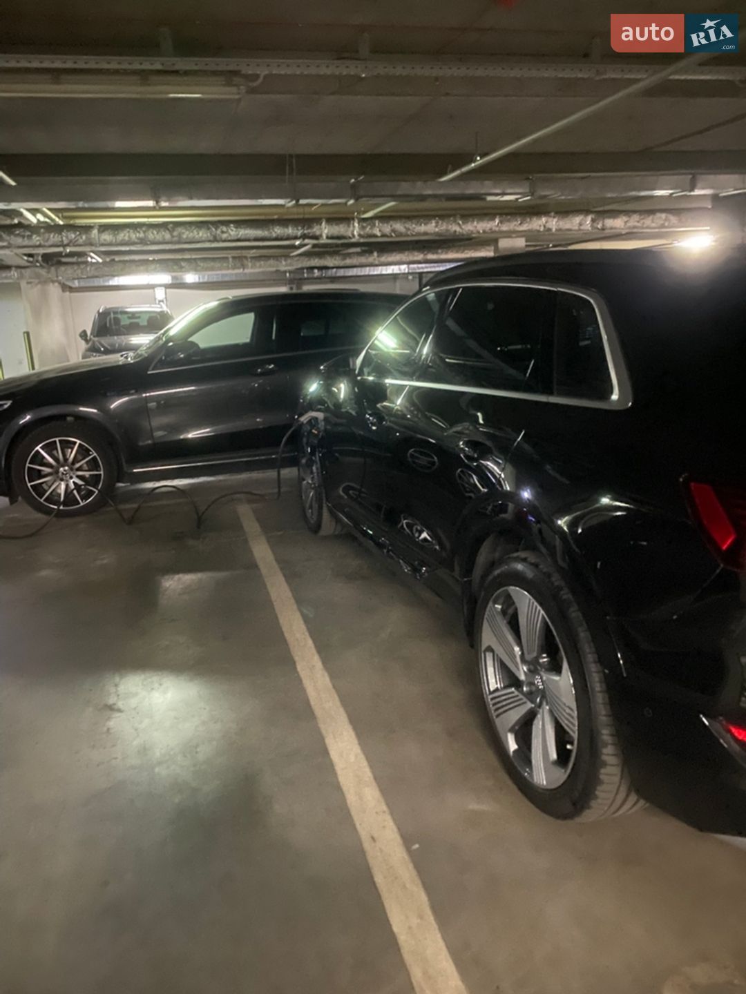 Audi e-tron 2019 VIN WAUZZZGE0KB004038 фото оголошення 2 з 6