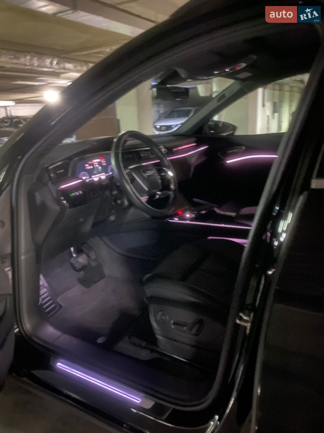 Audi e-tron 2019 VIN WAUZZZGE0KB004038 фото оголошення 5 з 6