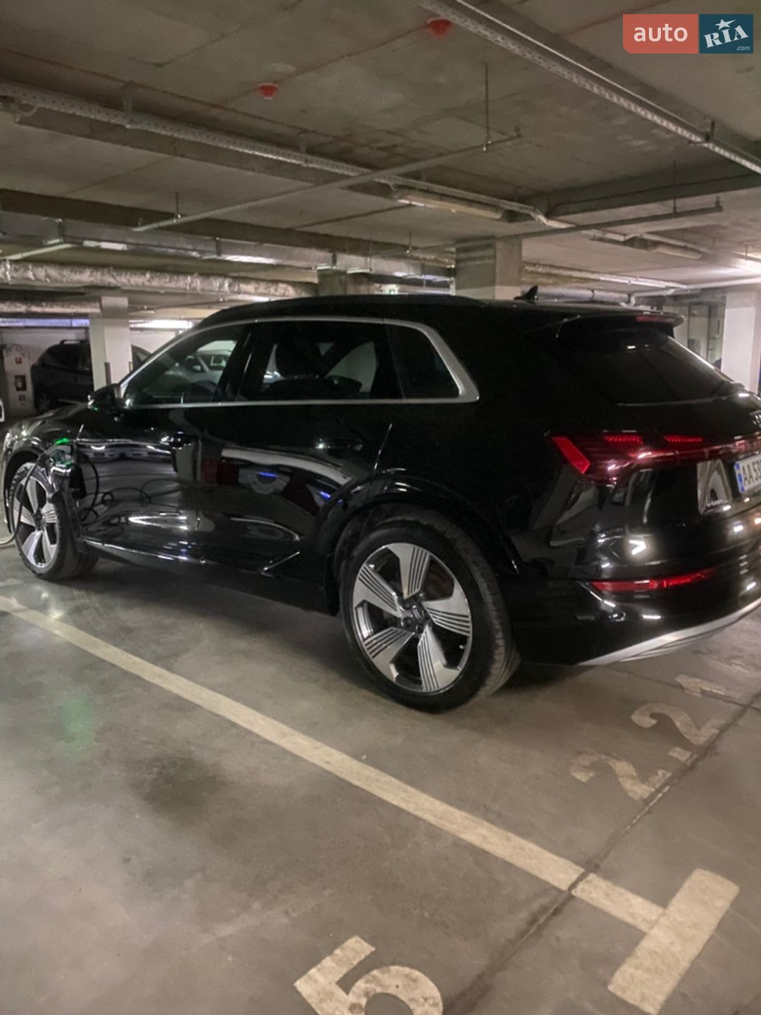 Audi e-tron 2019 VIN WAUZZZGE0KB004038 фото оголошення 3 з 6