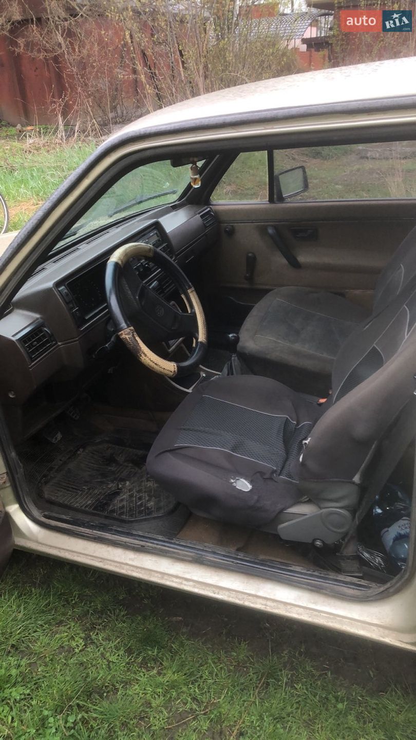 Volkswagen Jetta 1986 VIN WVWZZZ16ZHW131455 фото оголошення 2 з 10