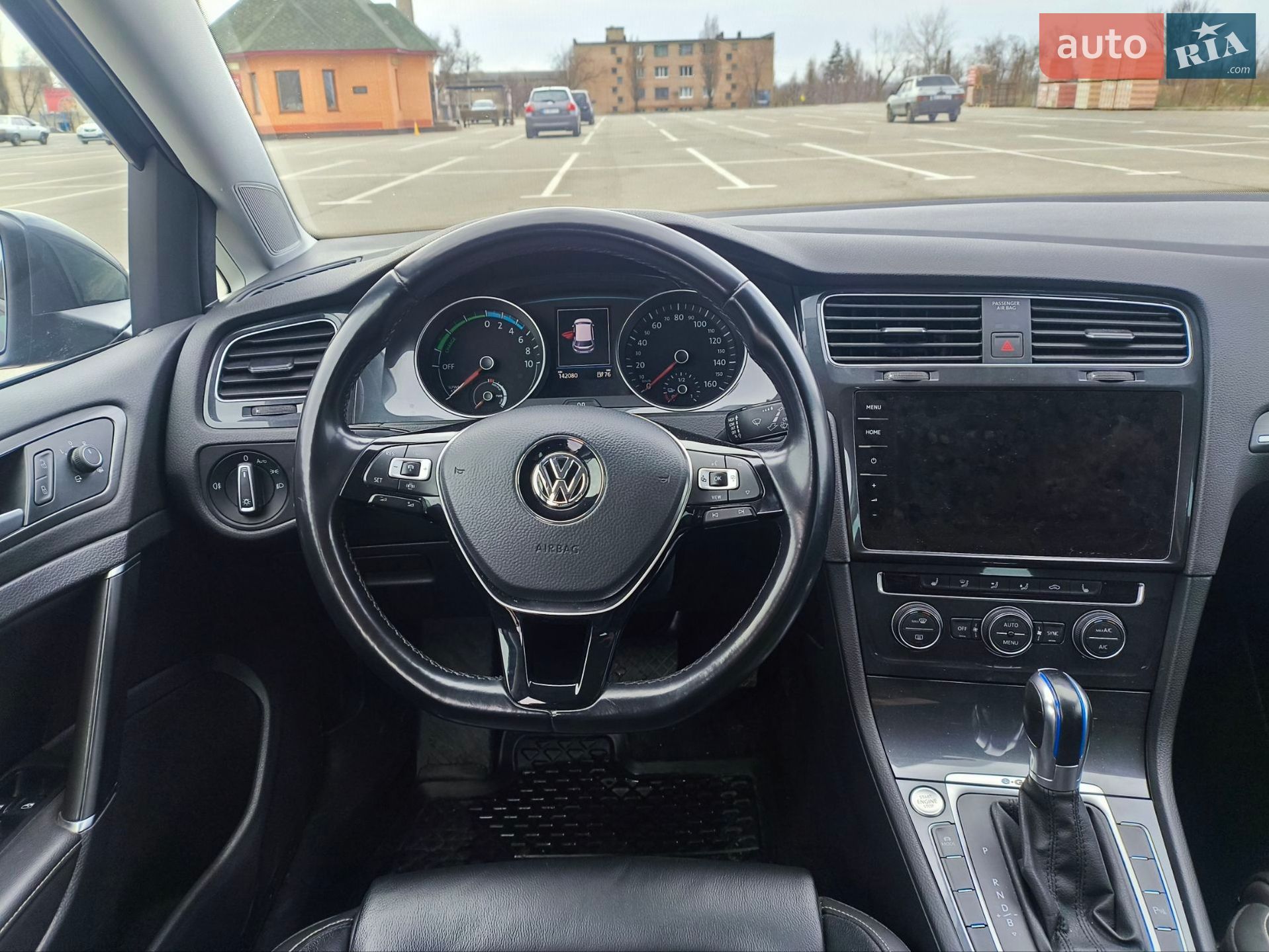 Volkswagen e-Golf 2018 VIN WVWZZZAUZK8901111 фото оголошення 25 з 47