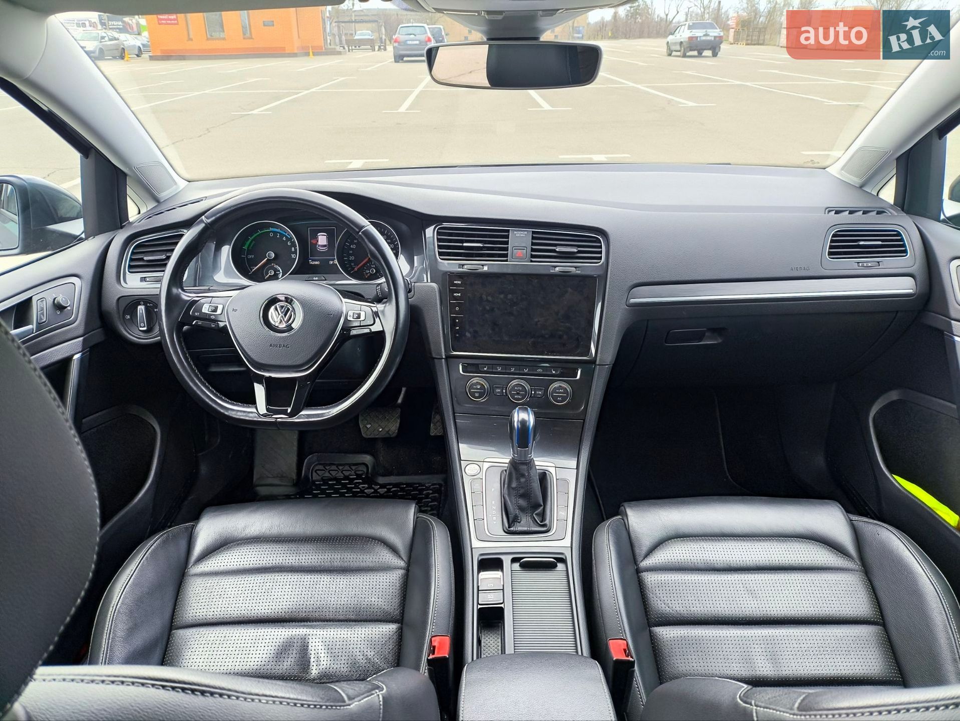 Volkswagen e-Golf 2018 VIN WVWZZZAUZK8901111 фото оголошення 24 з 47