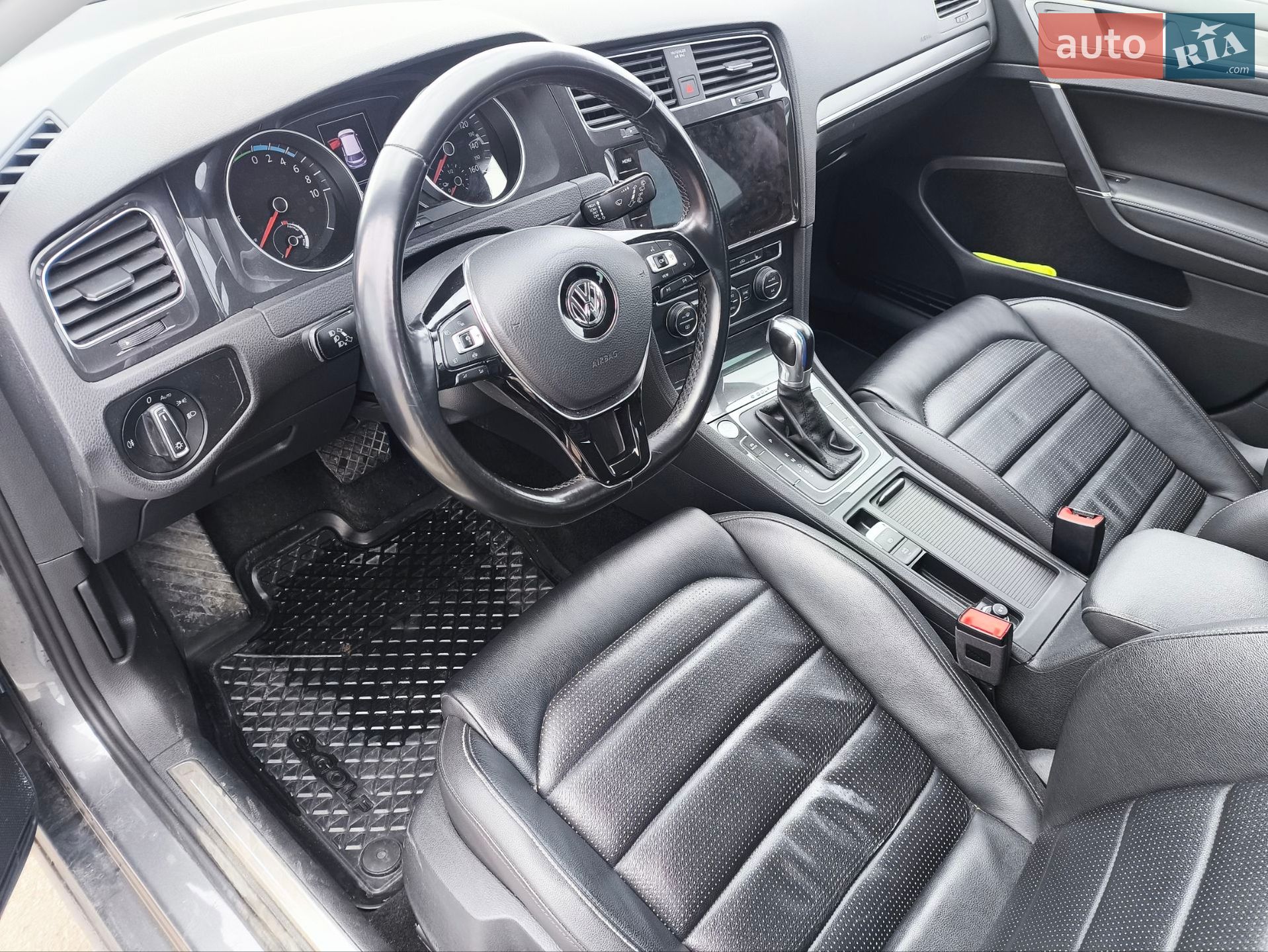 Volkswagen e-Golf 2018 VIN WVWZZZAUZK8901111 фото оголошення 17 з 47