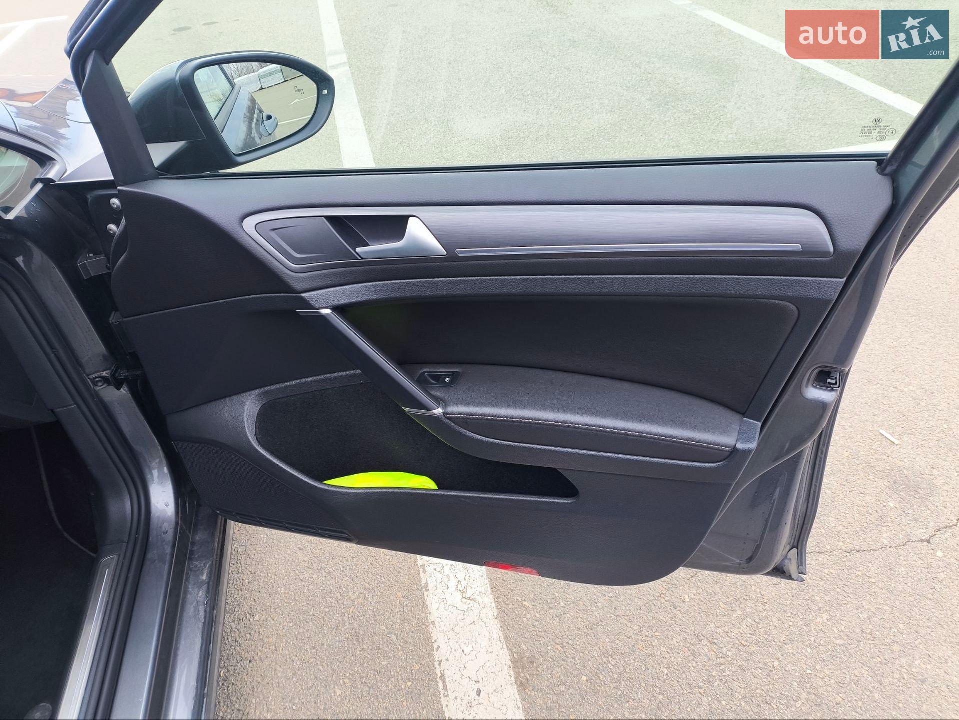 Volkswagen e-Golf 2018 VIN WVWZZZAUZK8901111 фото оголошення 28 з 47
