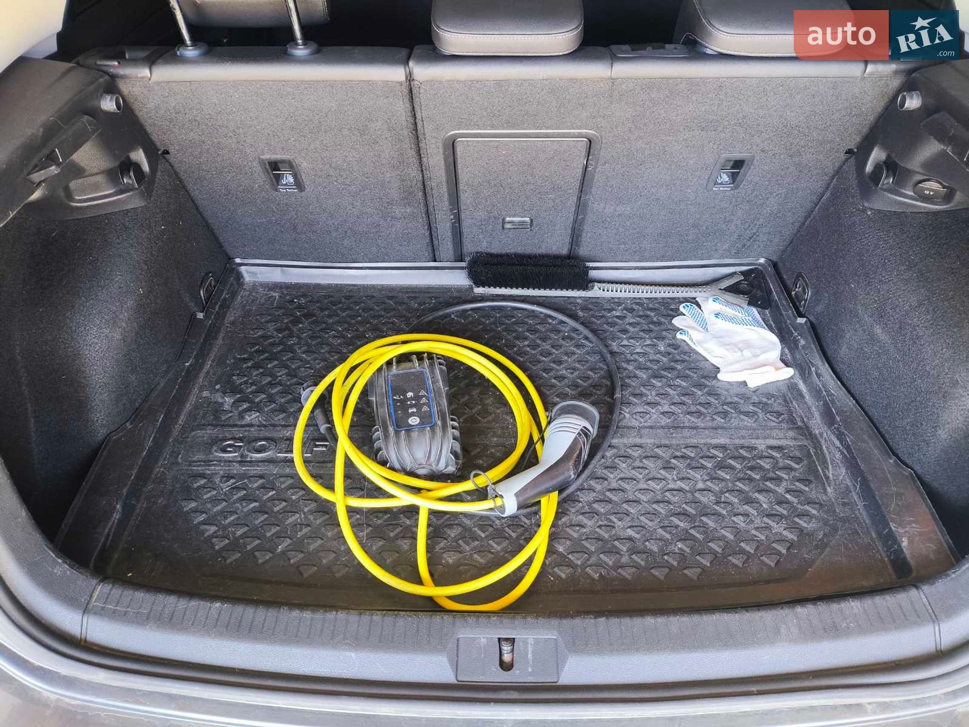 Volkswagen e-Golf 2018 VIN WVWZZZAUZK8901111 фото оголошення 16 з 47