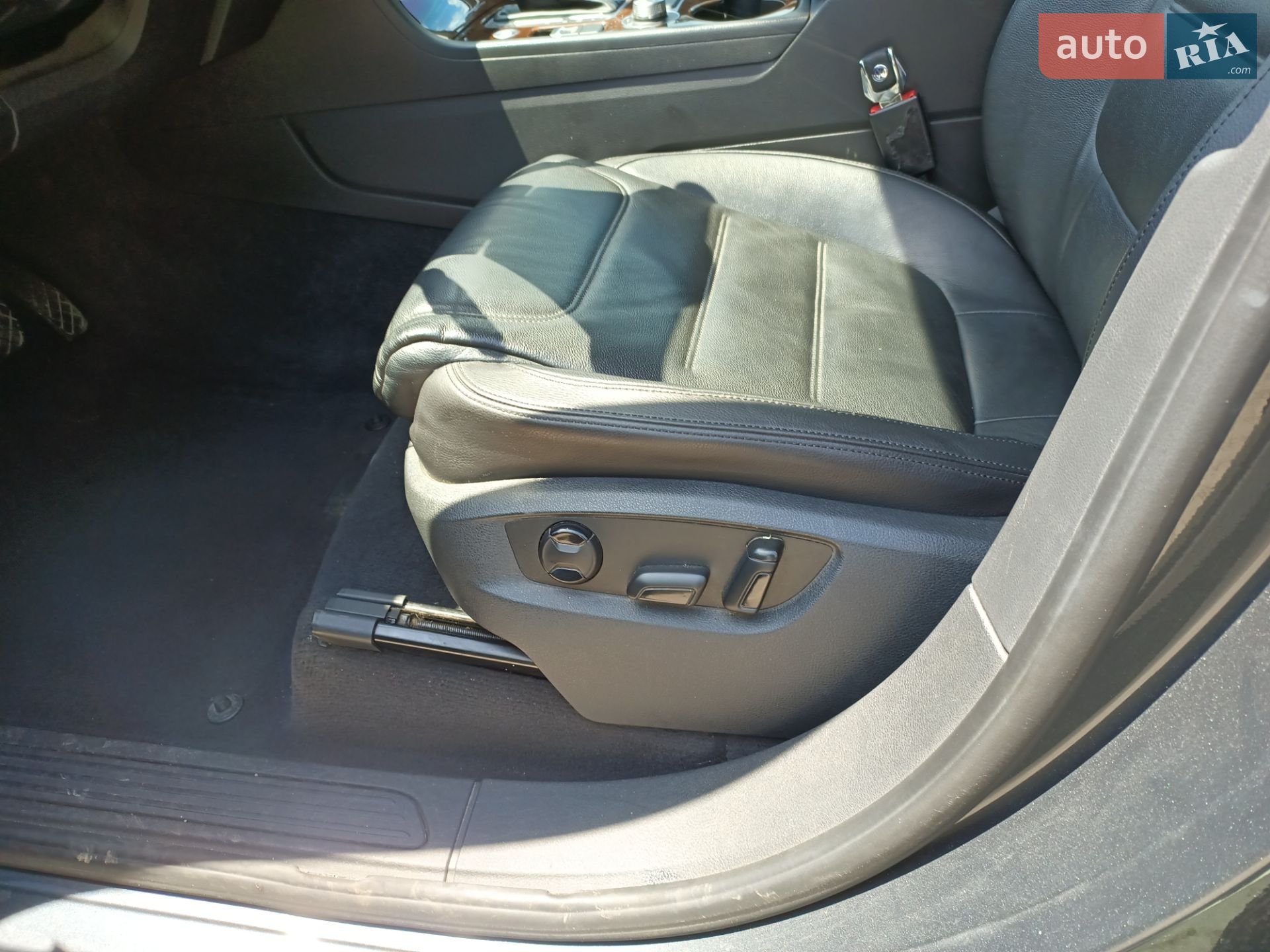 Volkswagen Touareg 2015 VIN WVGEF9BP0FD006669 фото оголошення 14 з 24