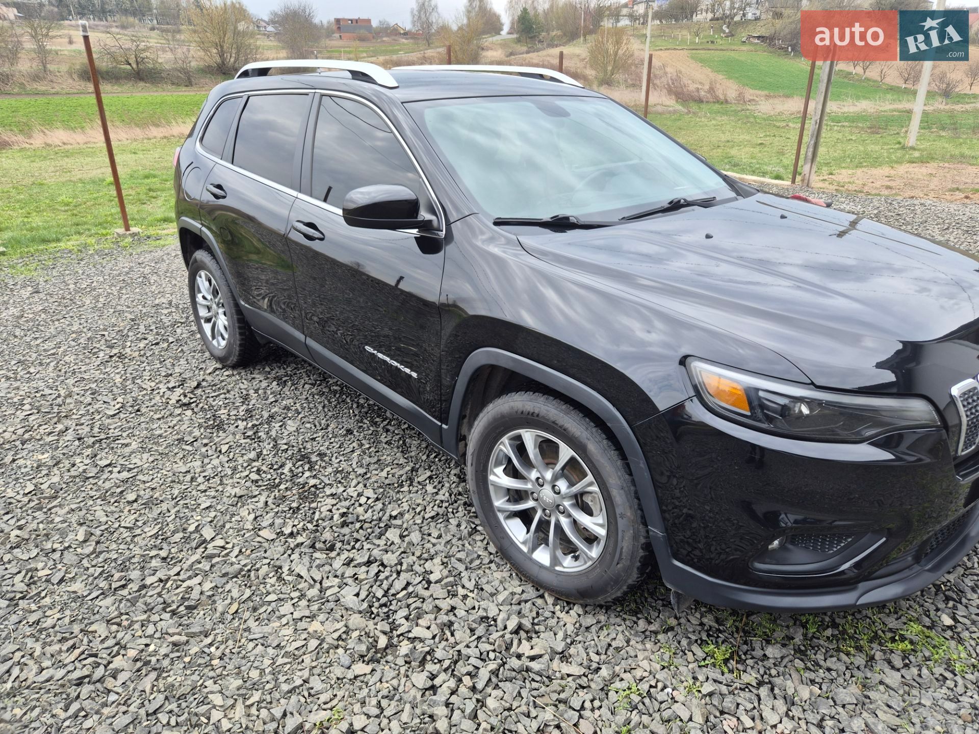 Jeep Cherokee 2018 VIN 1C4PJLLB5KD226623 фото оголошення 27 з 31
