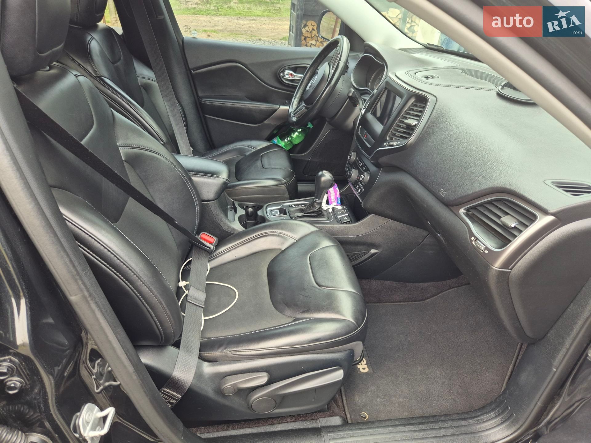 Jeep Cherokee 2018 VIN 1C4PJLLB5KD226623 фото оголошення 30 з 31