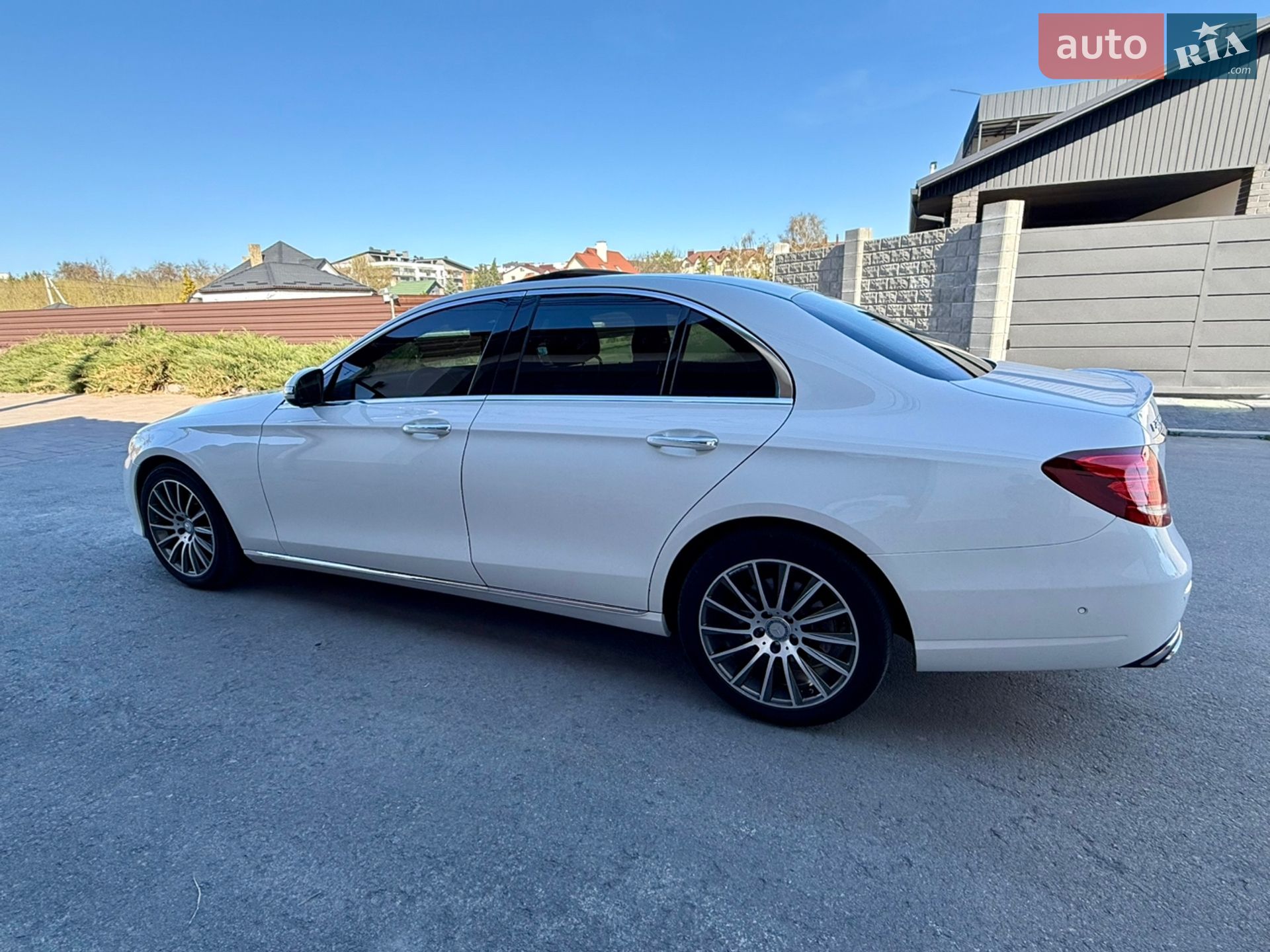 Mercedes-Benz E-Class 2016 VIN WDDZF0FBXHA187662 фото оголошення 14 з 56