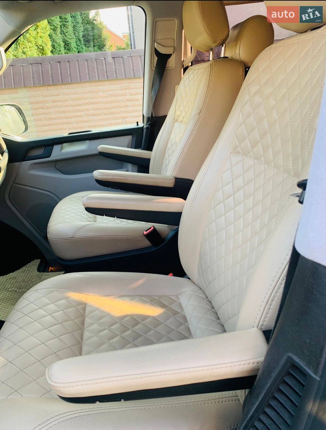 Volkswagen Multivan 2016 VIN WV2ZZZ7HZGH147795 фото оголошення 8 з 11