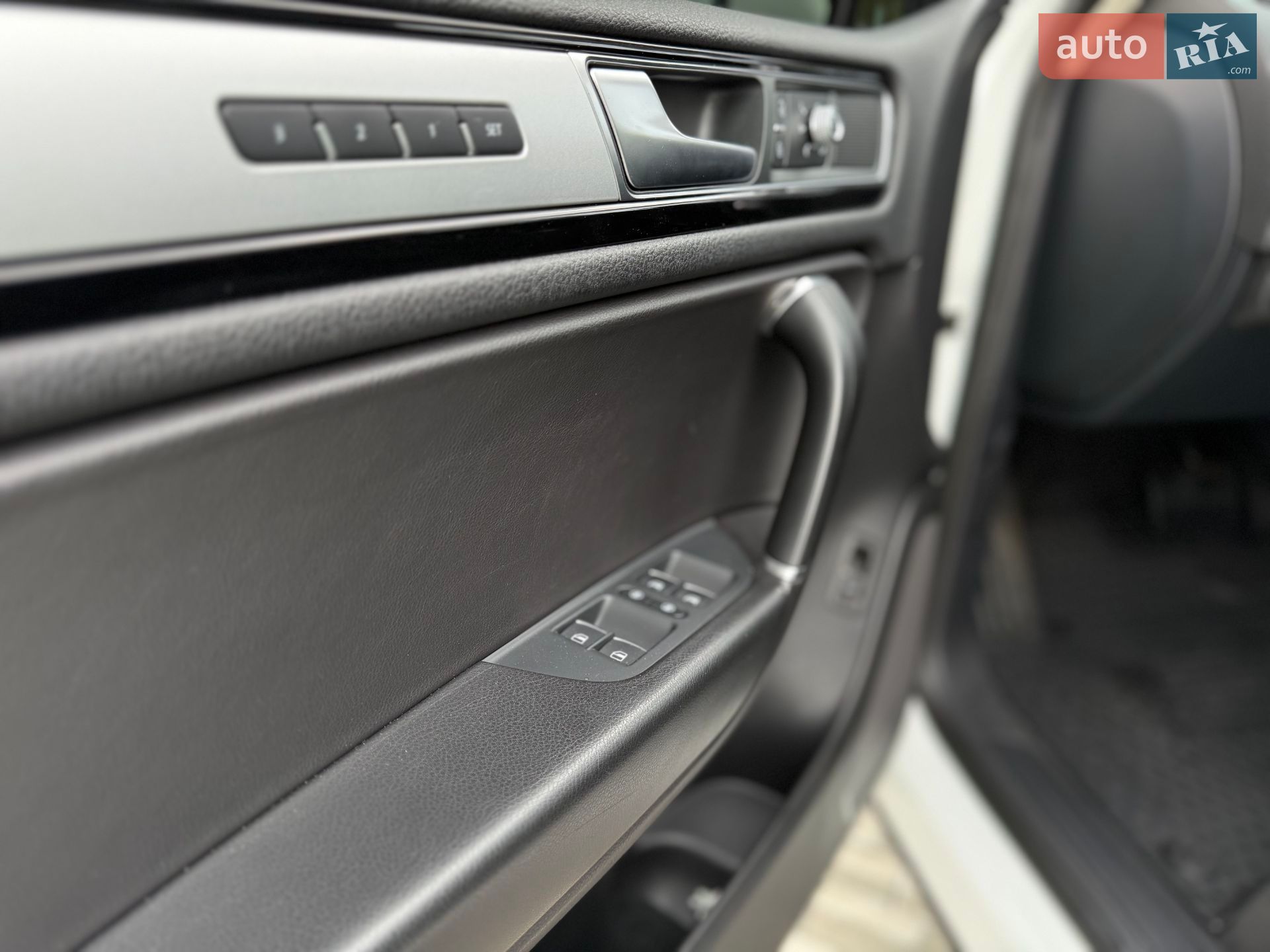 Volkswagen Touareg 2016 VIN WVGZZZ7PZHD004334 фото оголошення 15 з 37