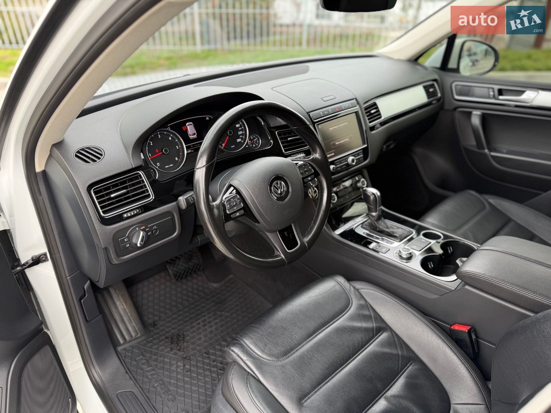 Volkswagen Touareg 2016 VIN WVGZZZ7PZHD004334 фото оголошення 19 з 37