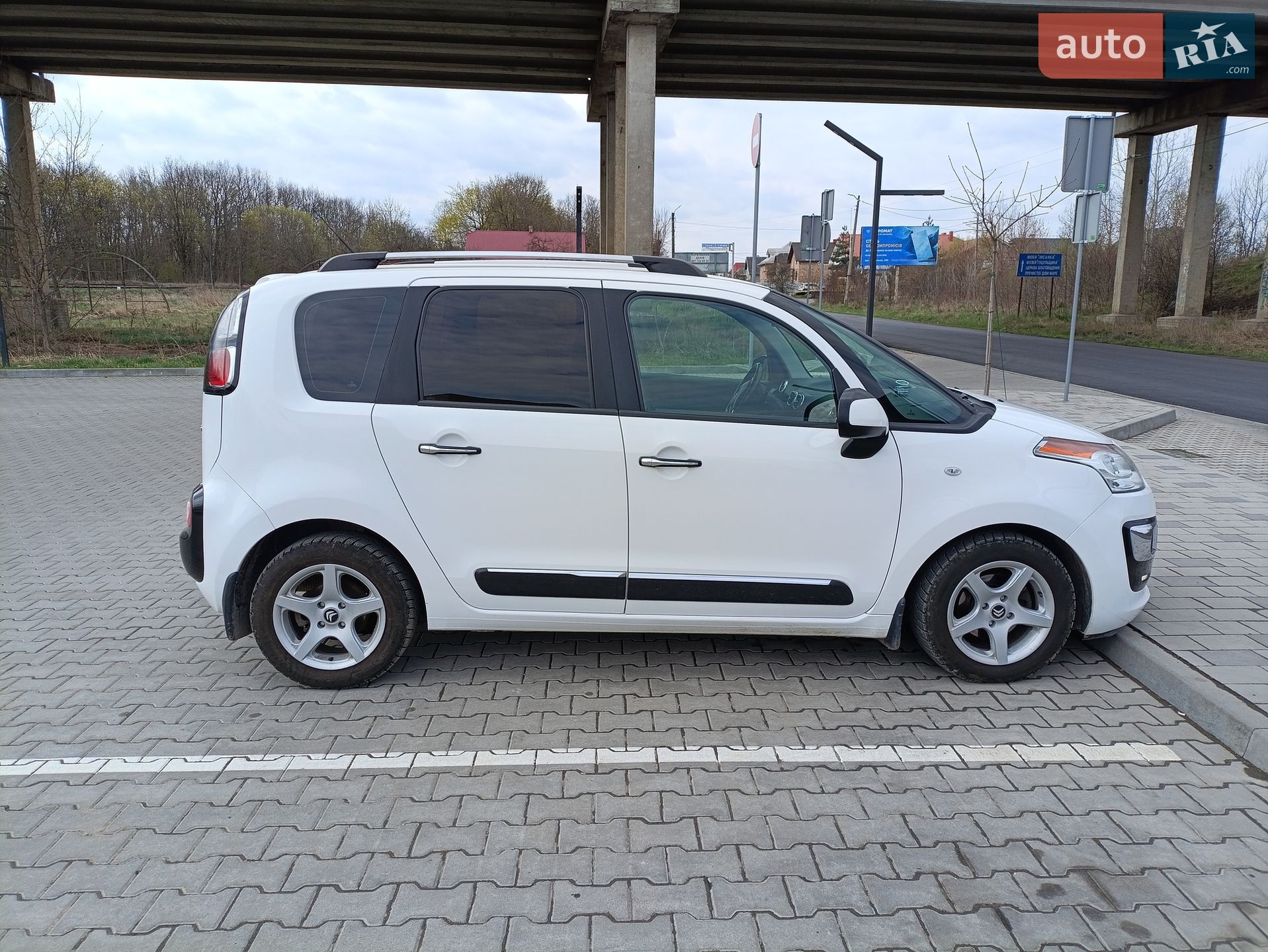 Citroen C3 Picasso 2015 VIN VF7SH9HP8FT548401 фото оголошення 3 з 40