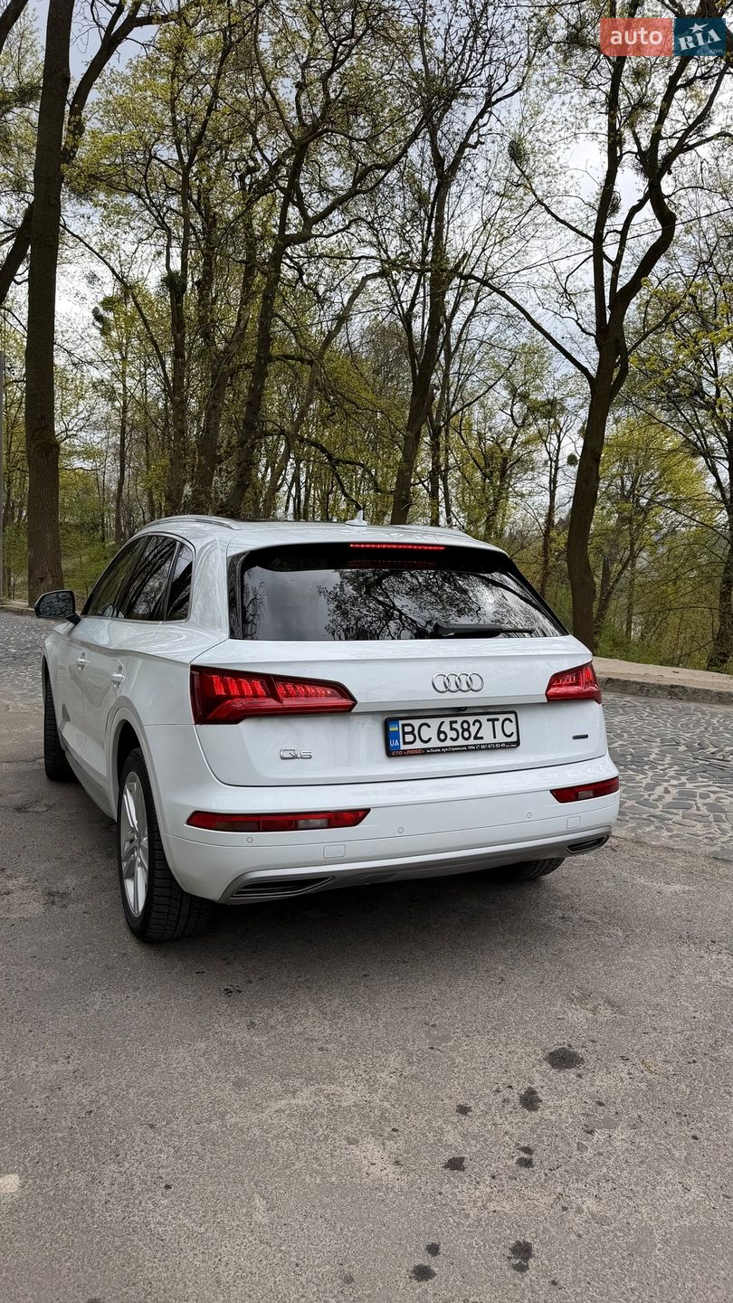 Audi Q5 2019 VIN WA1BNAFY1L2020385 фото оголошення 4 з 22