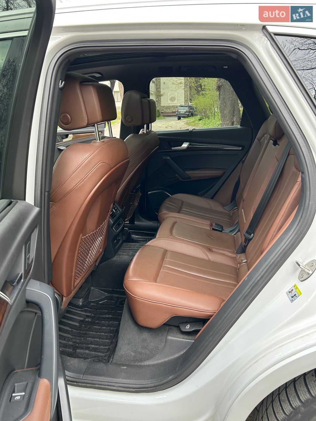 Audi Q5 2019 VIN WA1BNAFY1L2020385 фото оголошення 17 з 22