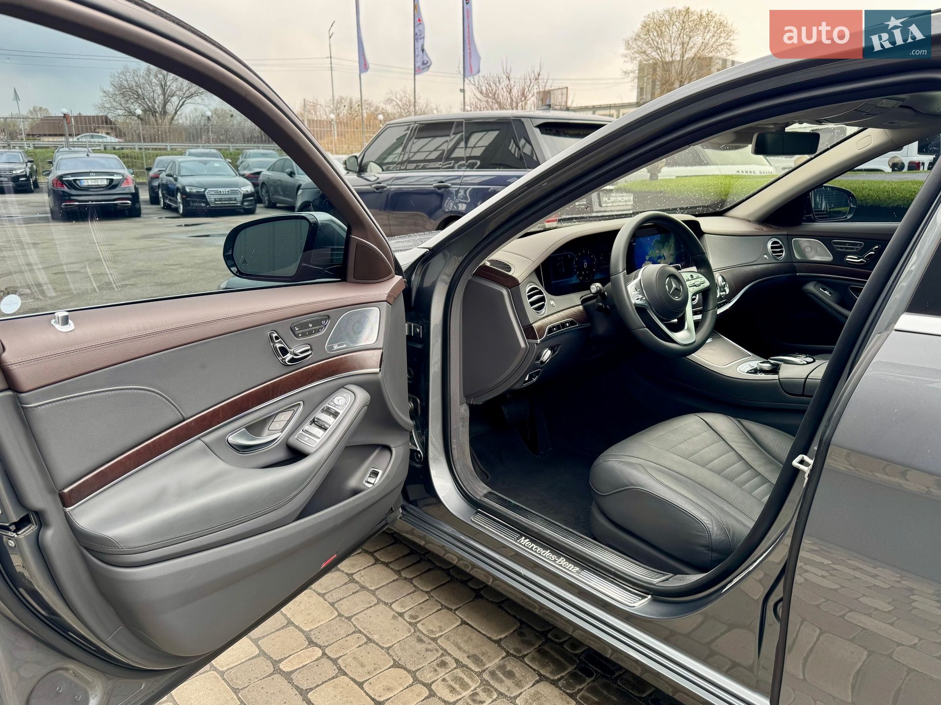 Mercedes-Benz S-Class 2017 VIN WDDUG6GB7JA345549 фото оголошення 14 з 102