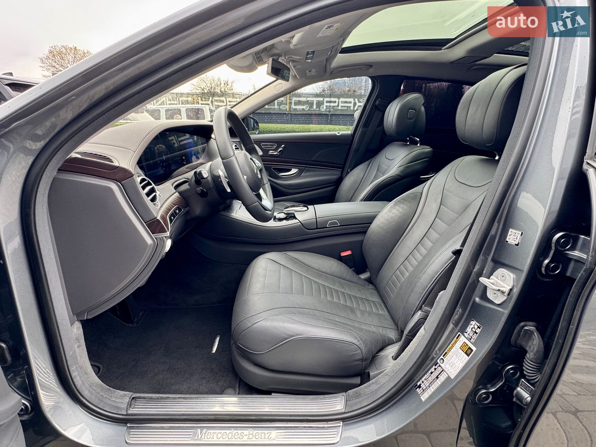 Mercedes-Benz S-Class 2017 VIN WDDUG6GB7JA345549 фото оголошення 21 з 102