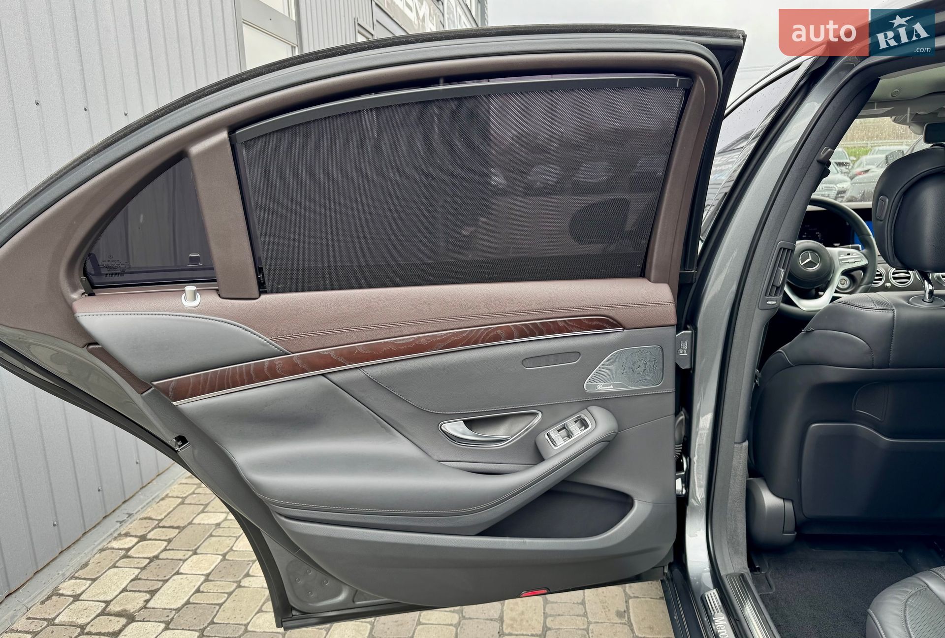 Mercedes-Benz S-Class 2017 VIN WDDUG6GB7JA345549 фото оголошення 26 з 102