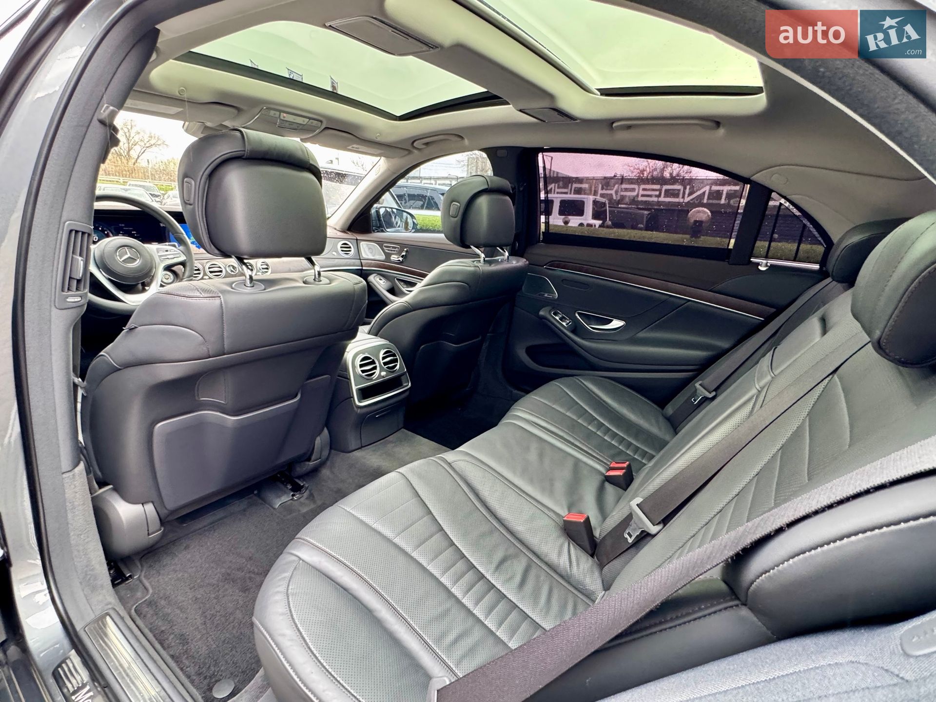 Mercedes-Benz S-Class 2017 VIN WDDUG6GB7JA345549 фото оголошення 30 з 102