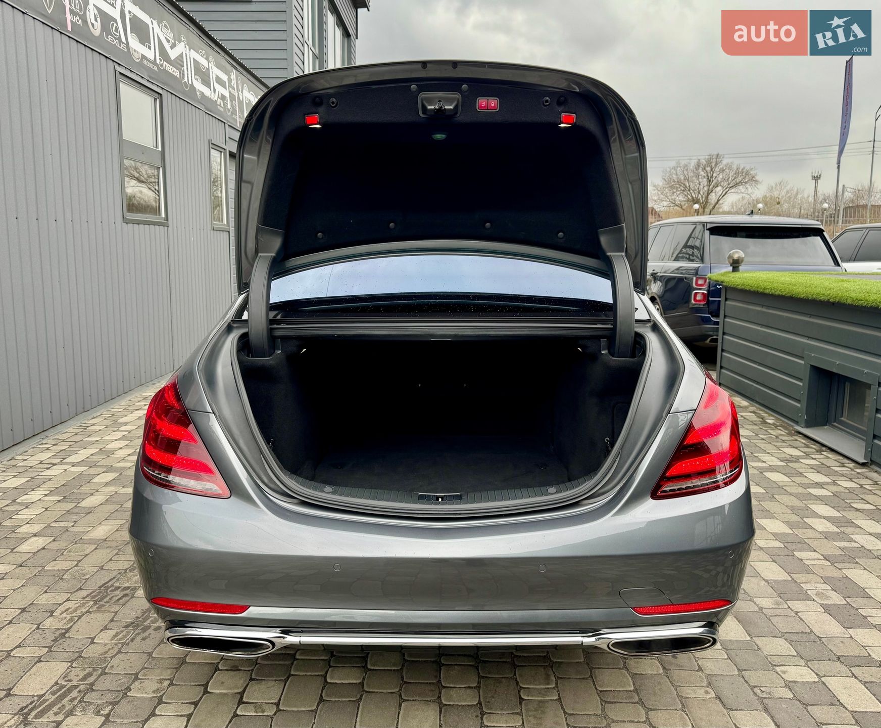 Mercedes-Benz S-Class 2017 VIN WDDUG6GB7JA345549 фото оголошення 32 з 102