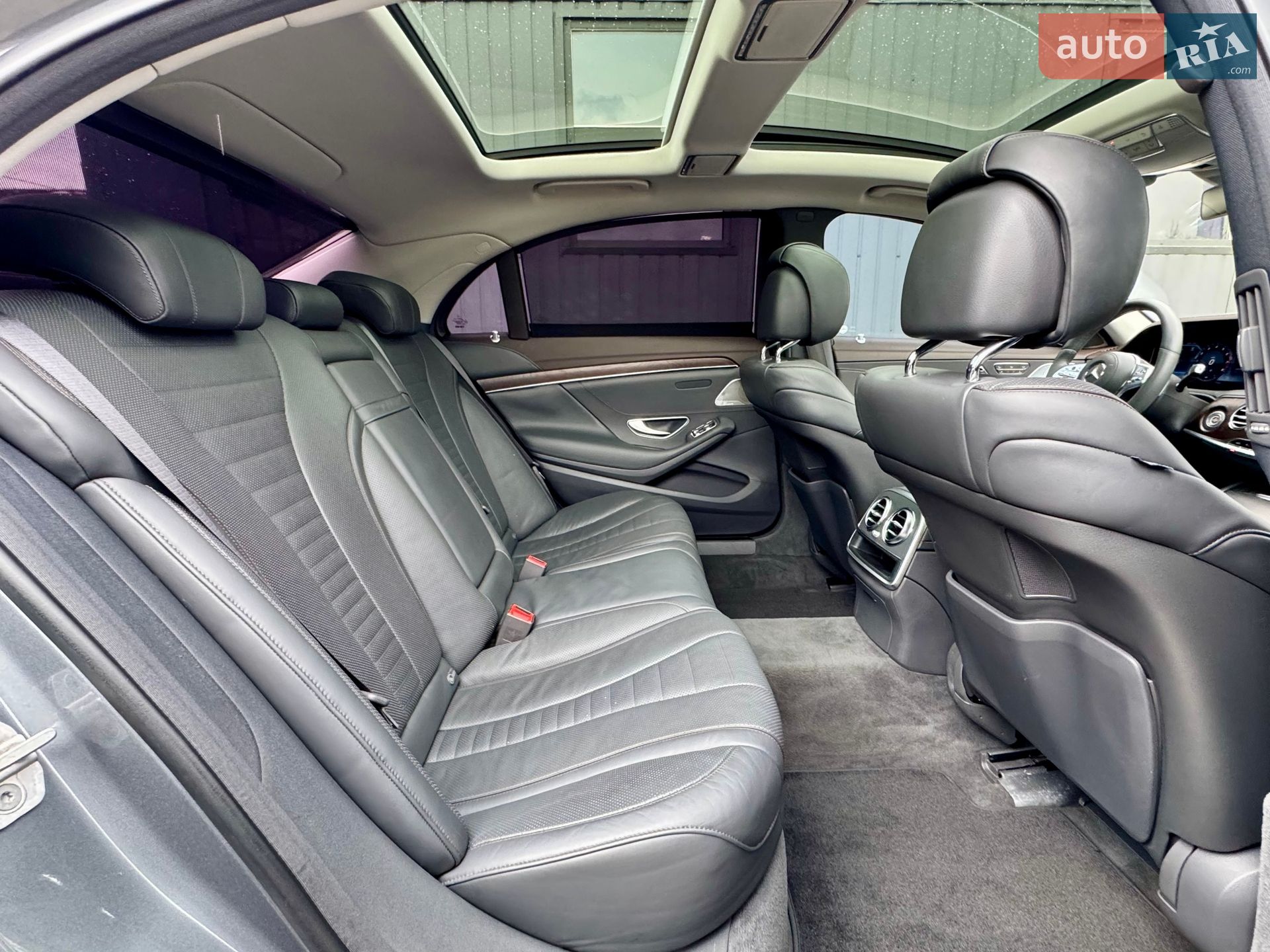 Mercedes-Benz S-Class 2017 VIN WDDUG6GB7JA345549 фото оголошення 40 з 102