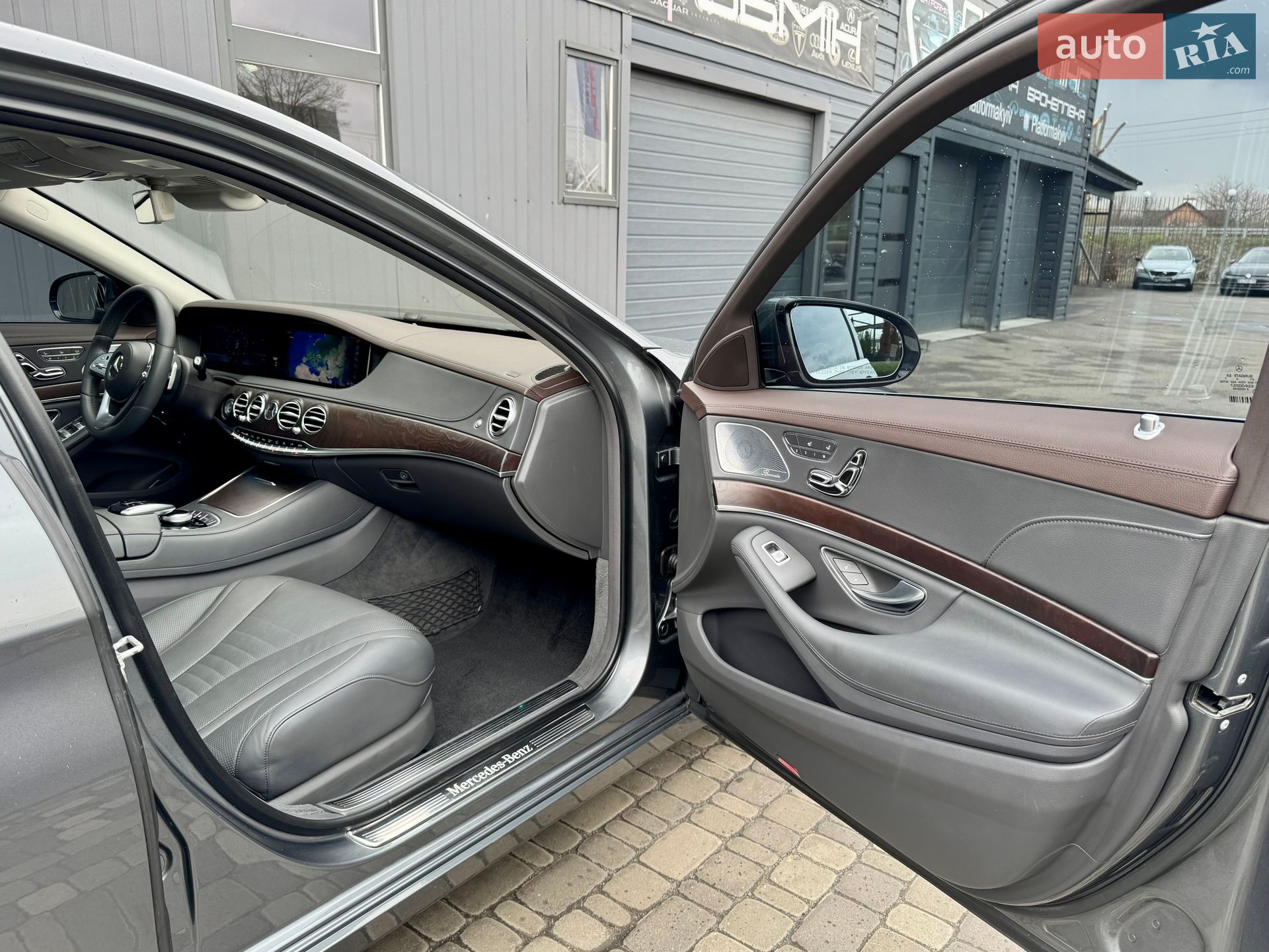 Mercedes-Benz S-Class 2017 VIN WDDUG6GB7JA345549 фото оголошення 44 з 102
