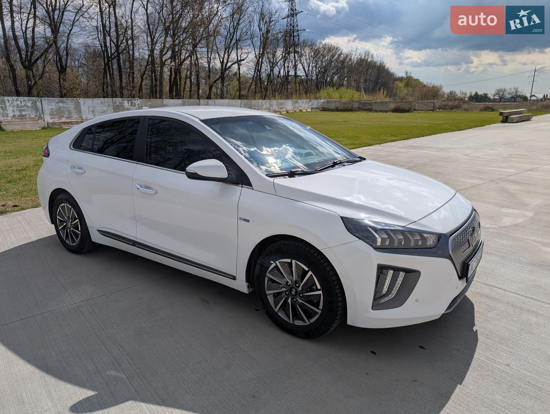 Hyundai Ioniq 2019 VIN KMHC851JFLU053455 фото оголошення 4 з 16