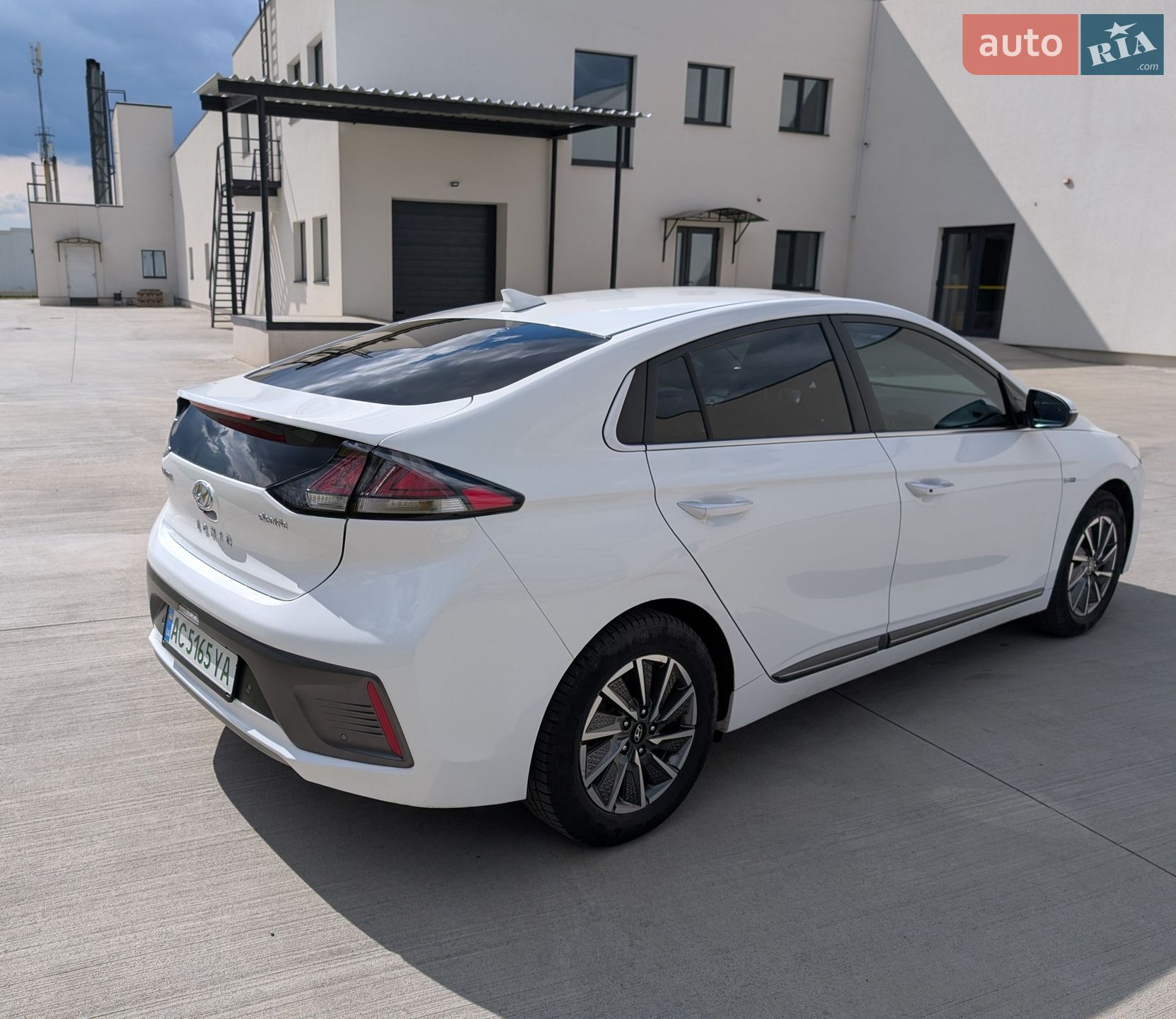 Hyundai Ioniq 2019 VIN KMHC851JFLU053455 фото оголошення 6 з 16